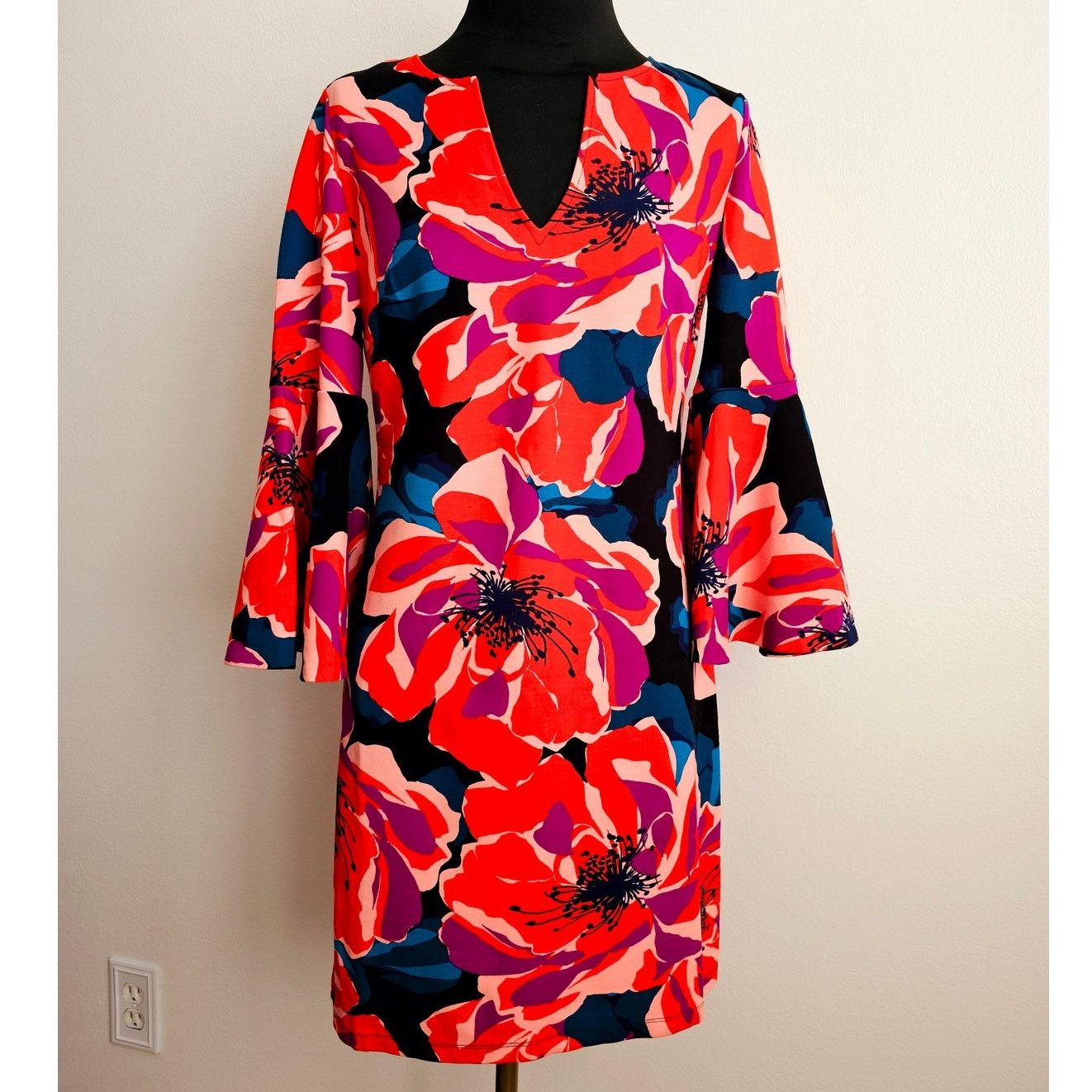 Trina Turk NWT Trina Turk Pali Bell Sleeve Ponte Floral Mini Dress S Size S / US 4 / IT 40 - 1 Thumbnail