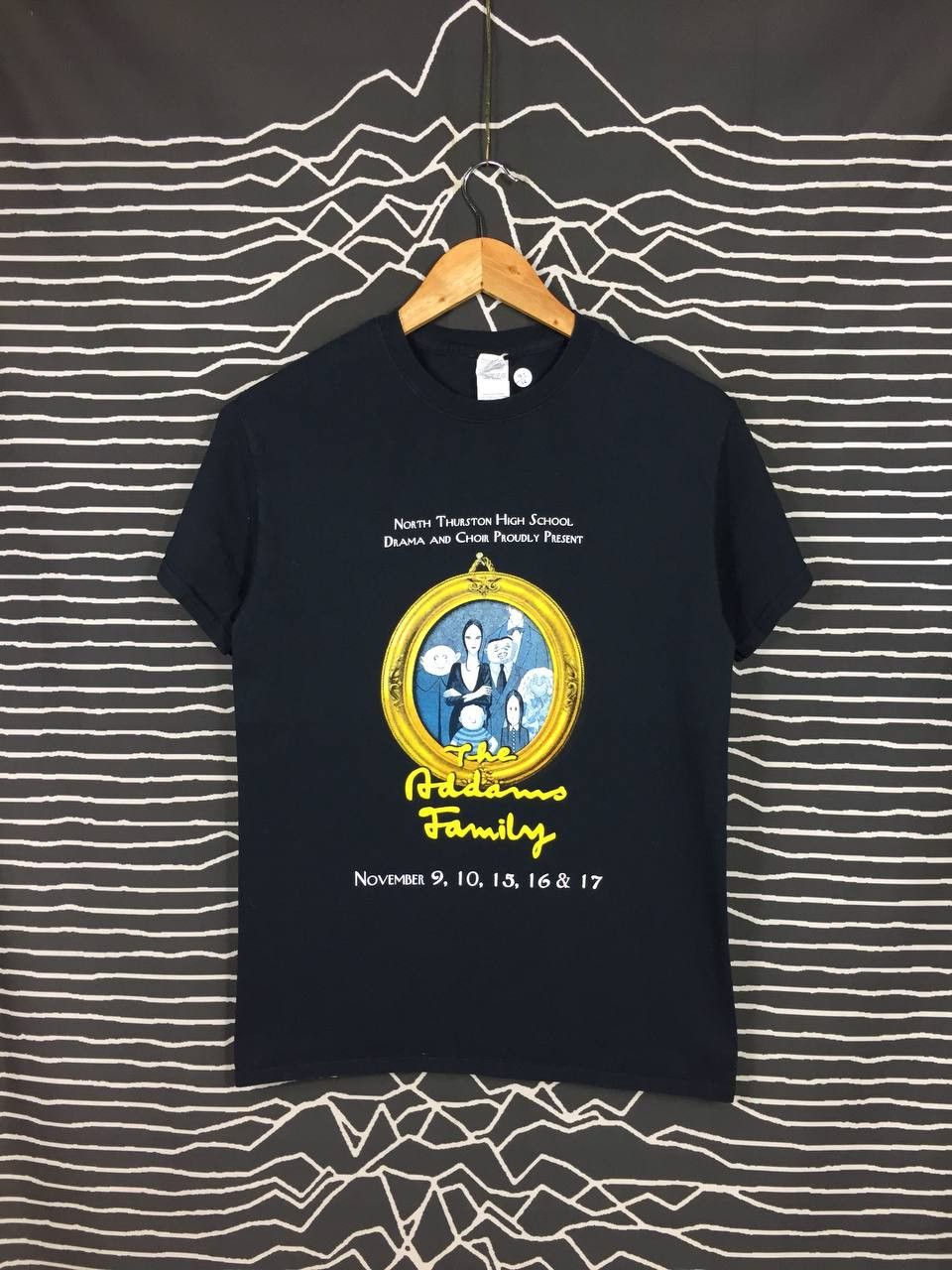 Expert Horror The Addams Family Broadway Musical Theatre Black Tee Size S Size US S / EU 44-46 / 1 - 1 Thumbnail