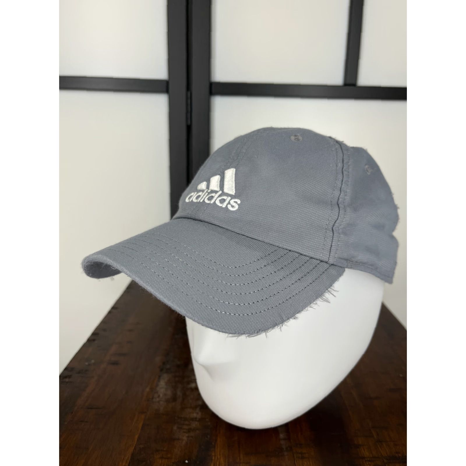Adidas adidas Hat Cap Strap Back Adult One Size Gray 3 Stripe Aeroready Baseball Hat/Cap Mens Golf Hat Gray Polyester Twill Adjustable Lightweight相关 Size ONE SIZE - 4 Thumbnail