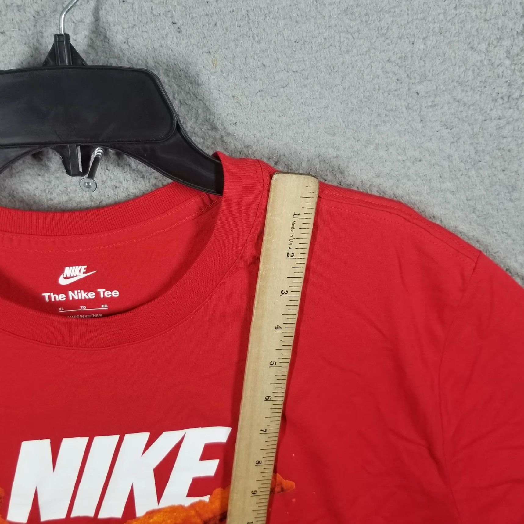 Nike Nike Shirt Mens XL Red The Nike Fried Chicken Swoosh DM2279-657 Size US XL / EU 56 / 4 - 5 Thumbnail