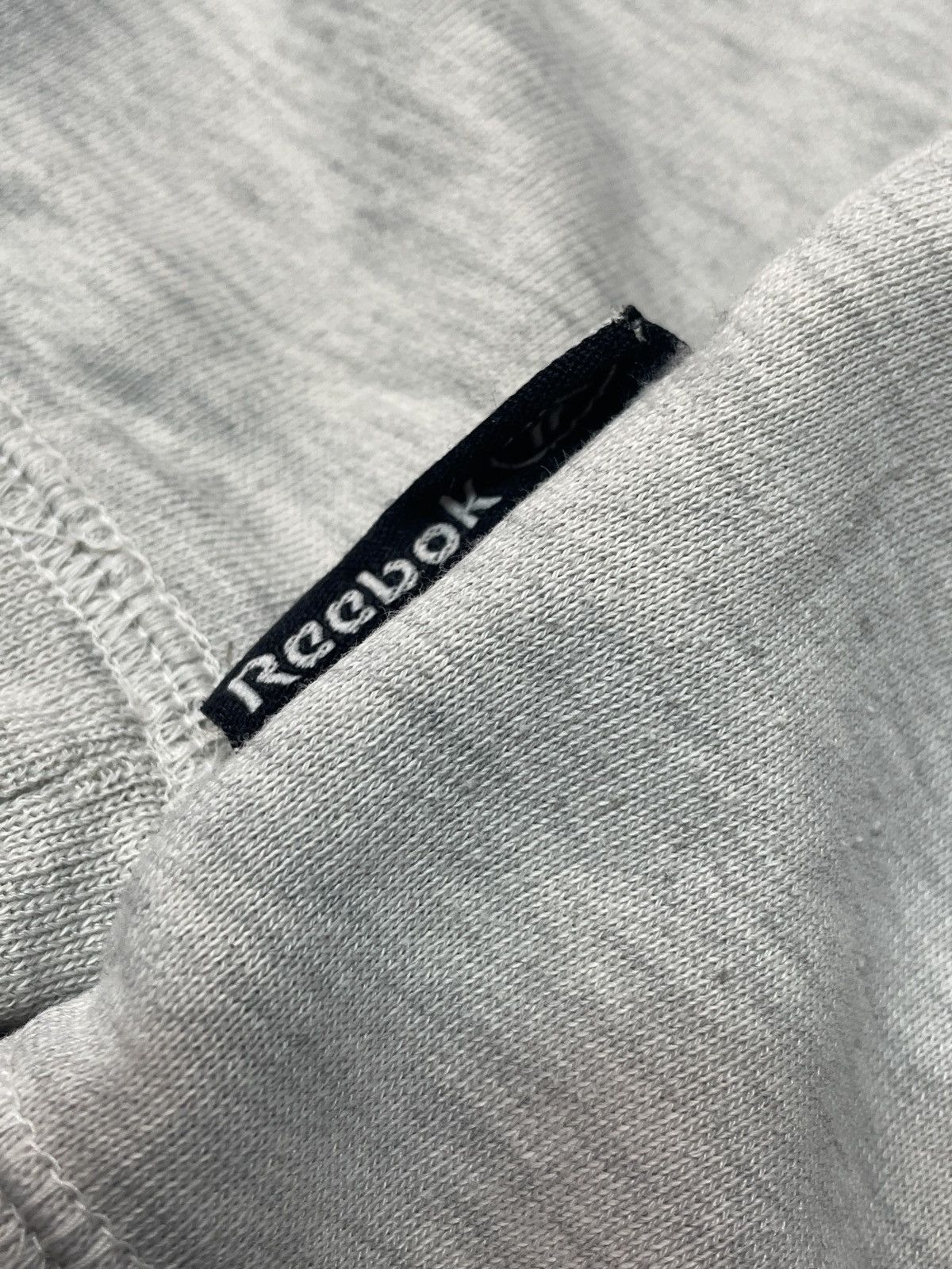Reebok 🔥RARE🔥Reebok Vintage Y2K Sweatshirt Crewneck Rare Boxy Fit Size US XS / EU 42 / 0 - 9 Thumbnail