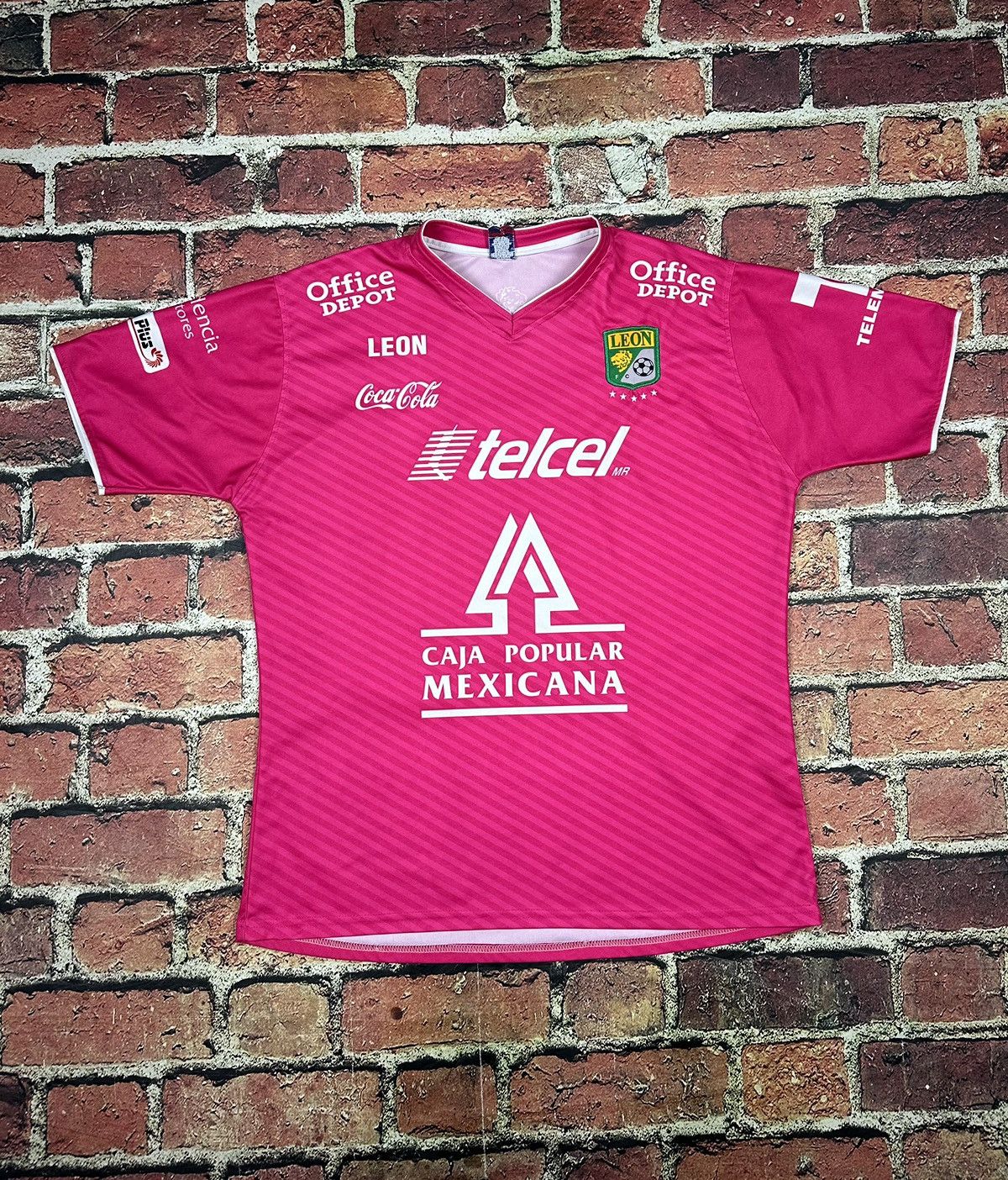 Pink leon jersey hot sale