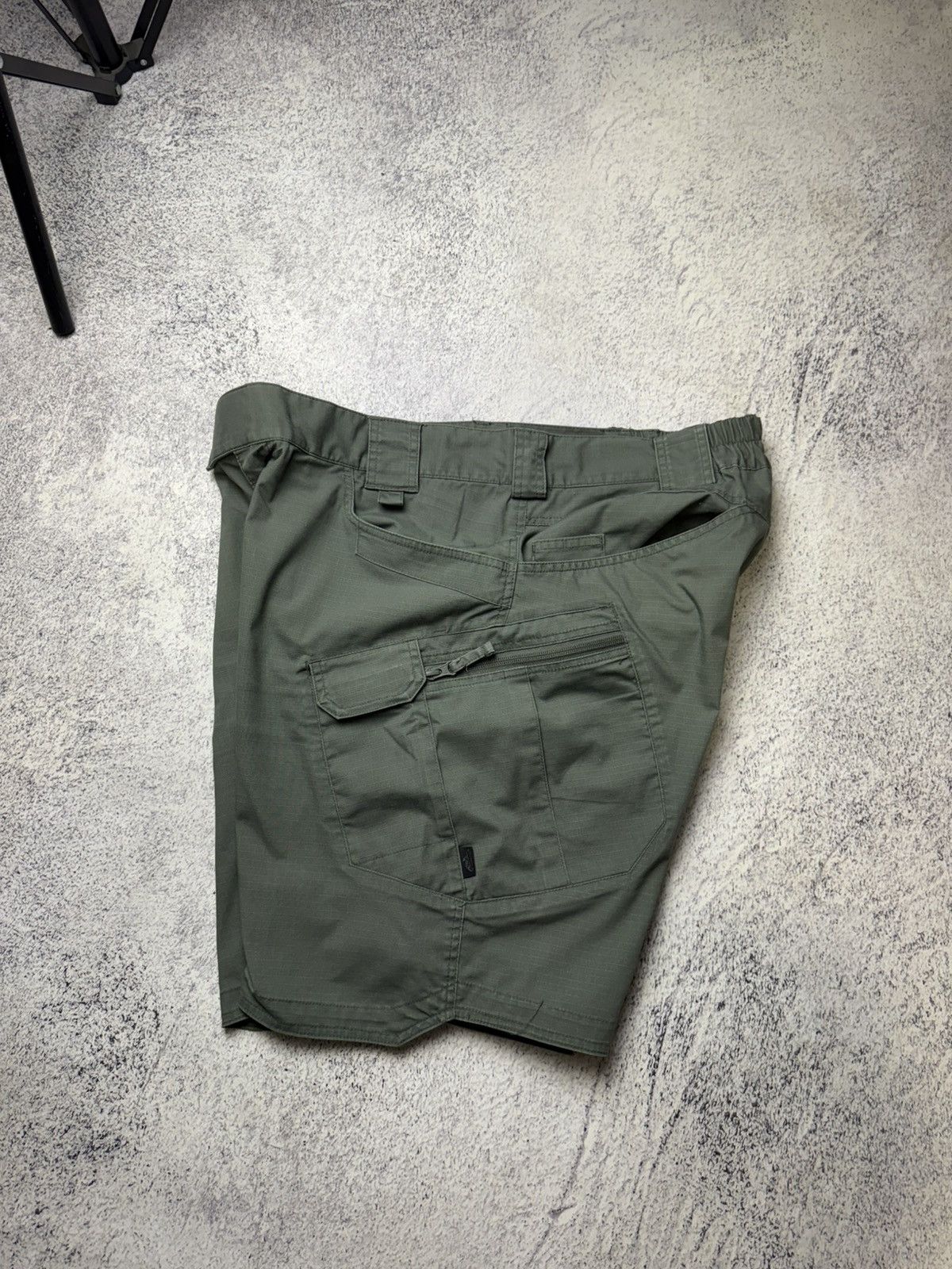 Vintage Mens Helikon-Tex Cargo Military Green Shorts Size US 38 / EU 54 - 14 Thumbnail