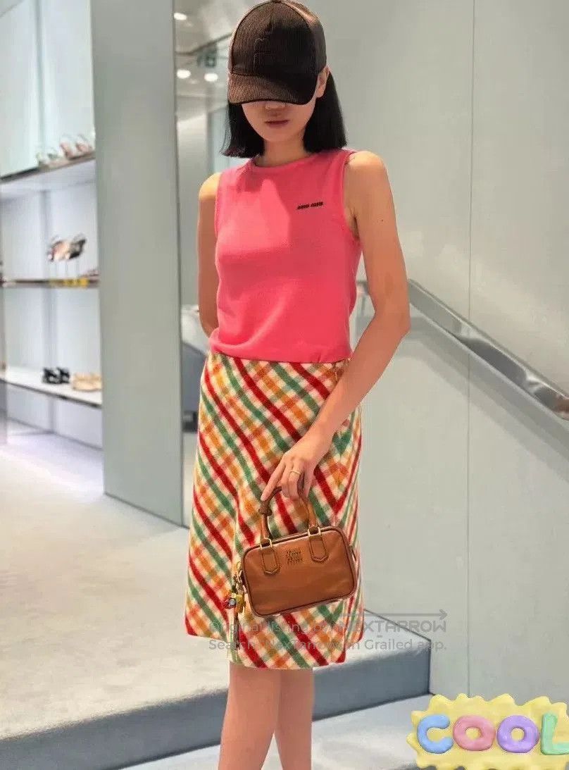 Miu Miu Miu Miu 2025 Letter Logo Knit Vest. Size XS / US 0-2 / IT 36-38 - 5 Thumbnail