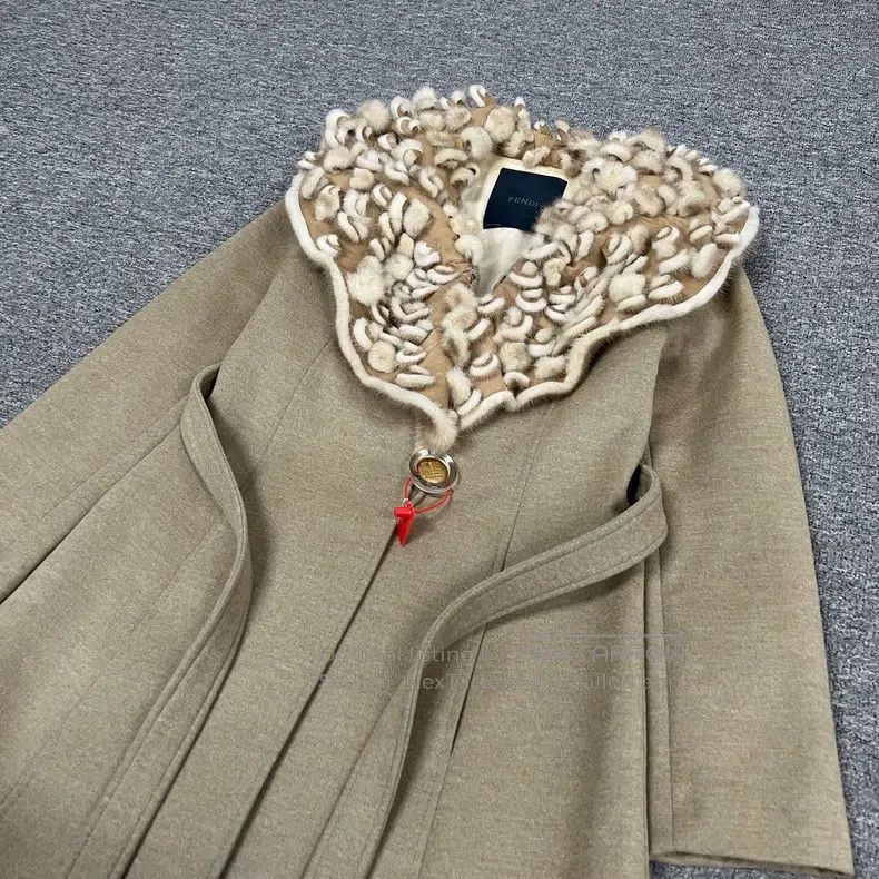 Fendi Fendi Heavy-duty rabbit fur flower collar fur coat woolen Size XS / US 0-2 / IT 36-38 - 3 Thumbnail