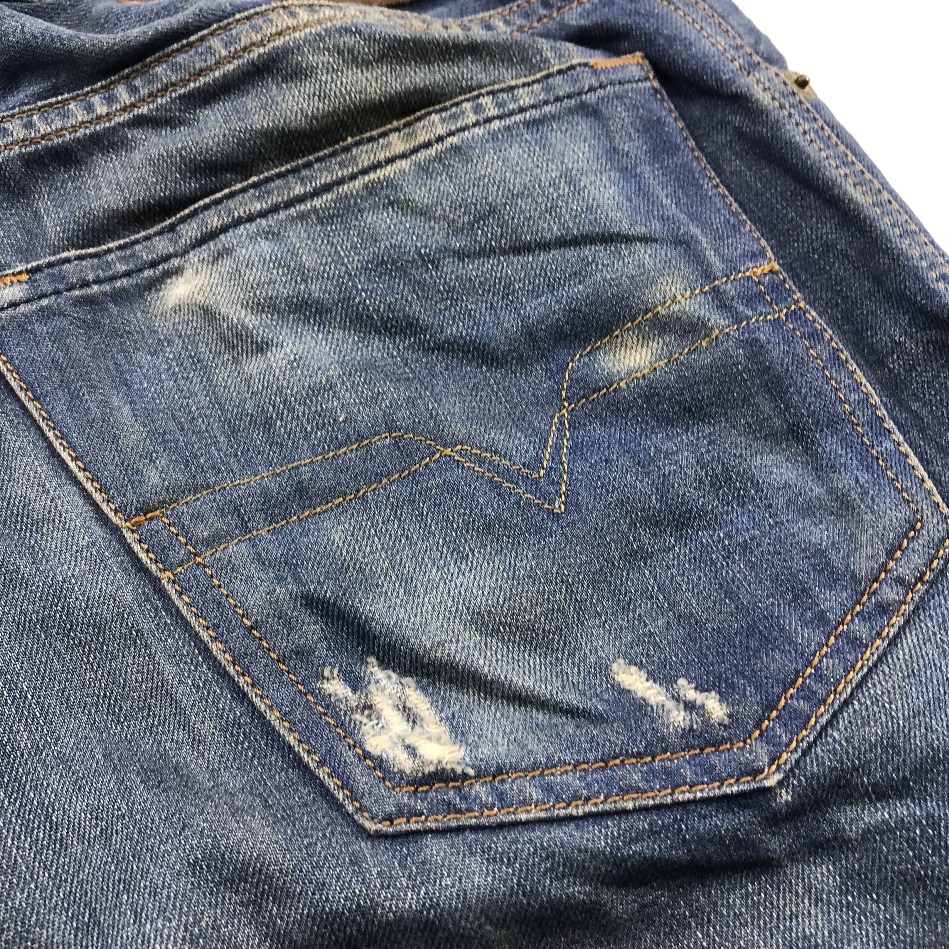 Diesel Diesel Waykee Regular Straight Distress Denim Jean KJ3456 Size US 31 - 9 Thumbnail