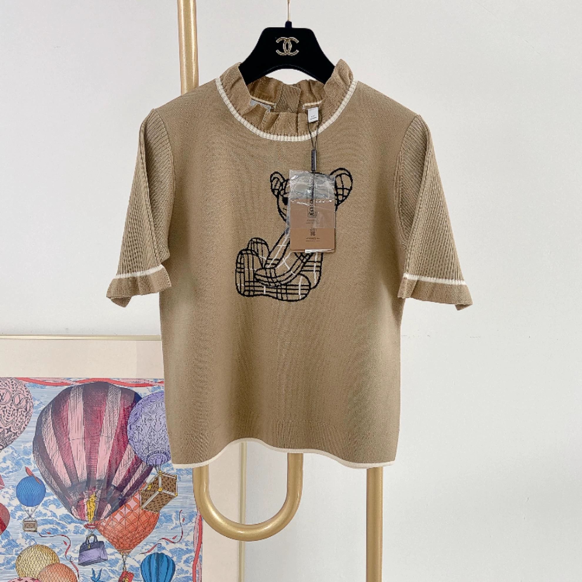 Burberry Burberry Camel Bear Knit Top 14Y With Tags Size XS / US 0-2 / IT 36-38 - 1 Thumbnail