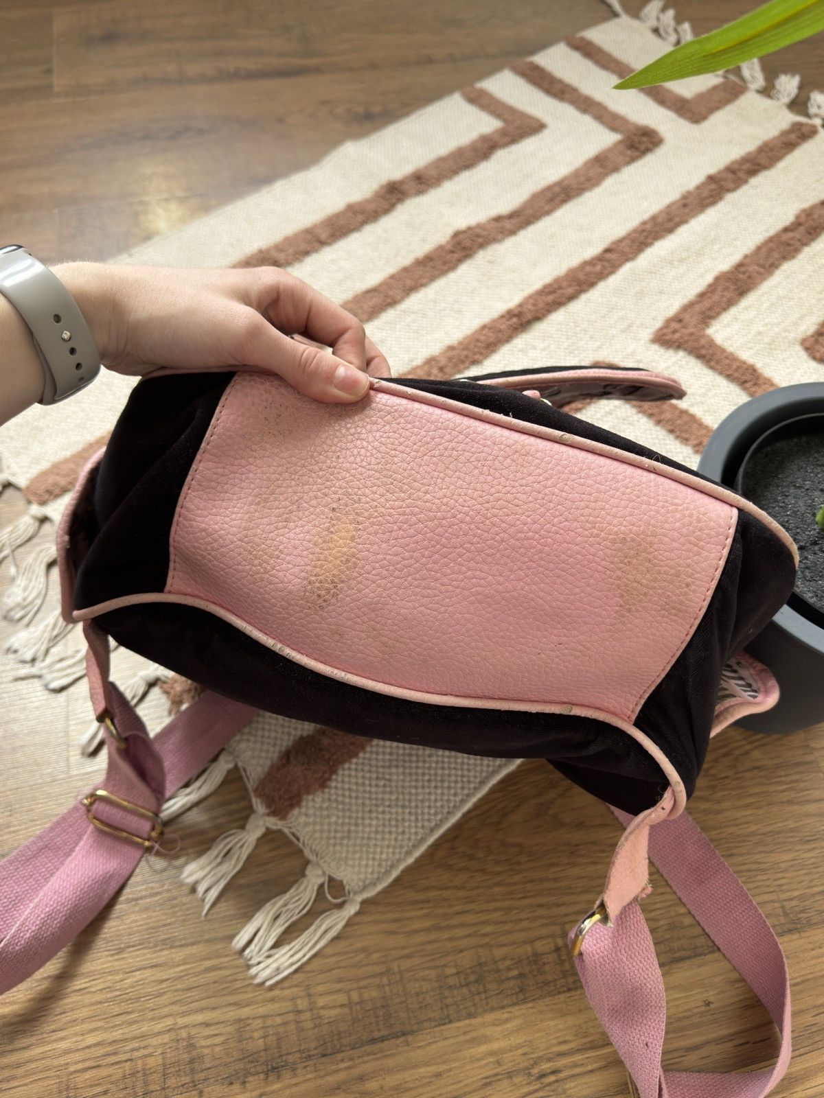 Juicy Couture × Vintage VINTAGE JUICY COUTURE UNIVERSITY VELOUR CUTE BACKPACK Size ONE SIZE - 5 Thumbnail