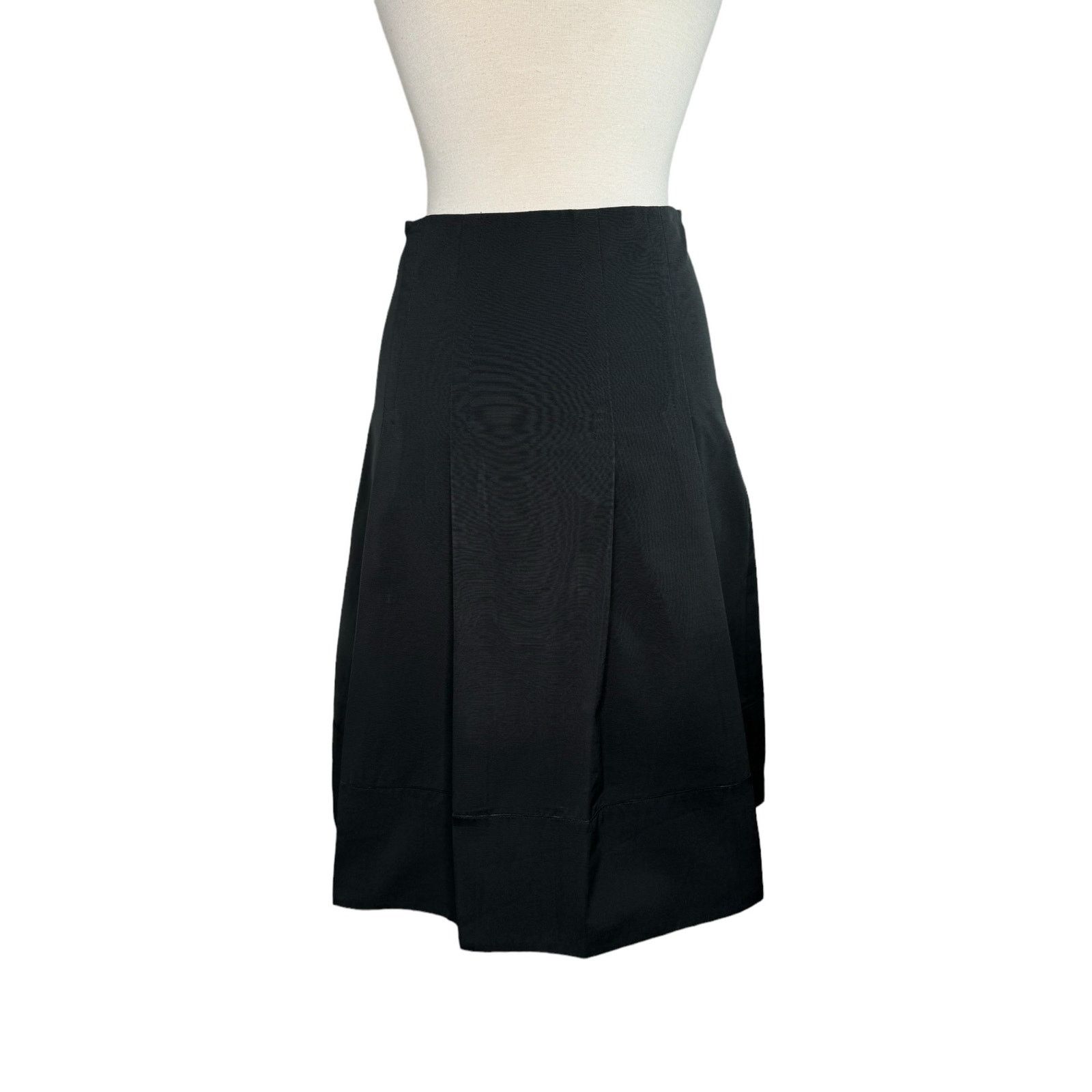 Max Mara S MAX MARA Pleated Black Wool Knee Length Skirt US 8 *READ* Size 30" / US 8 / IT 44 - 1 Thumbnail