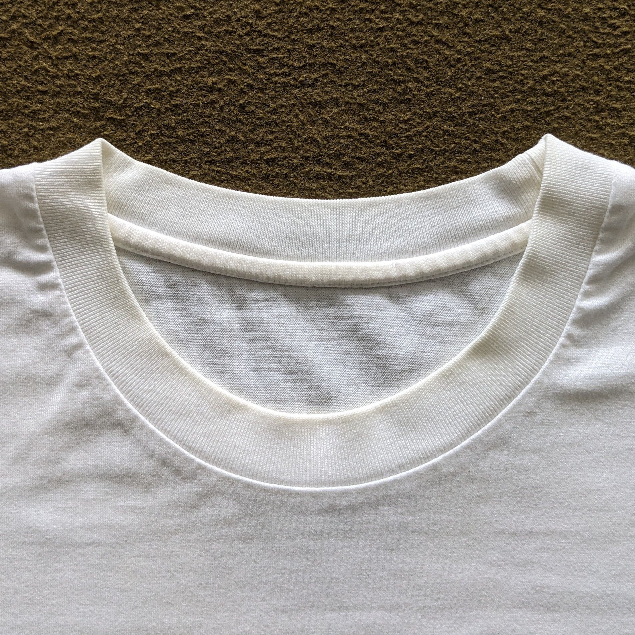 Vintage Vintage Barbara Kruger x Uniqlo Japanese Brand T-shirt Size US L / EU 52-54 / 3 - 4 Thumbnail