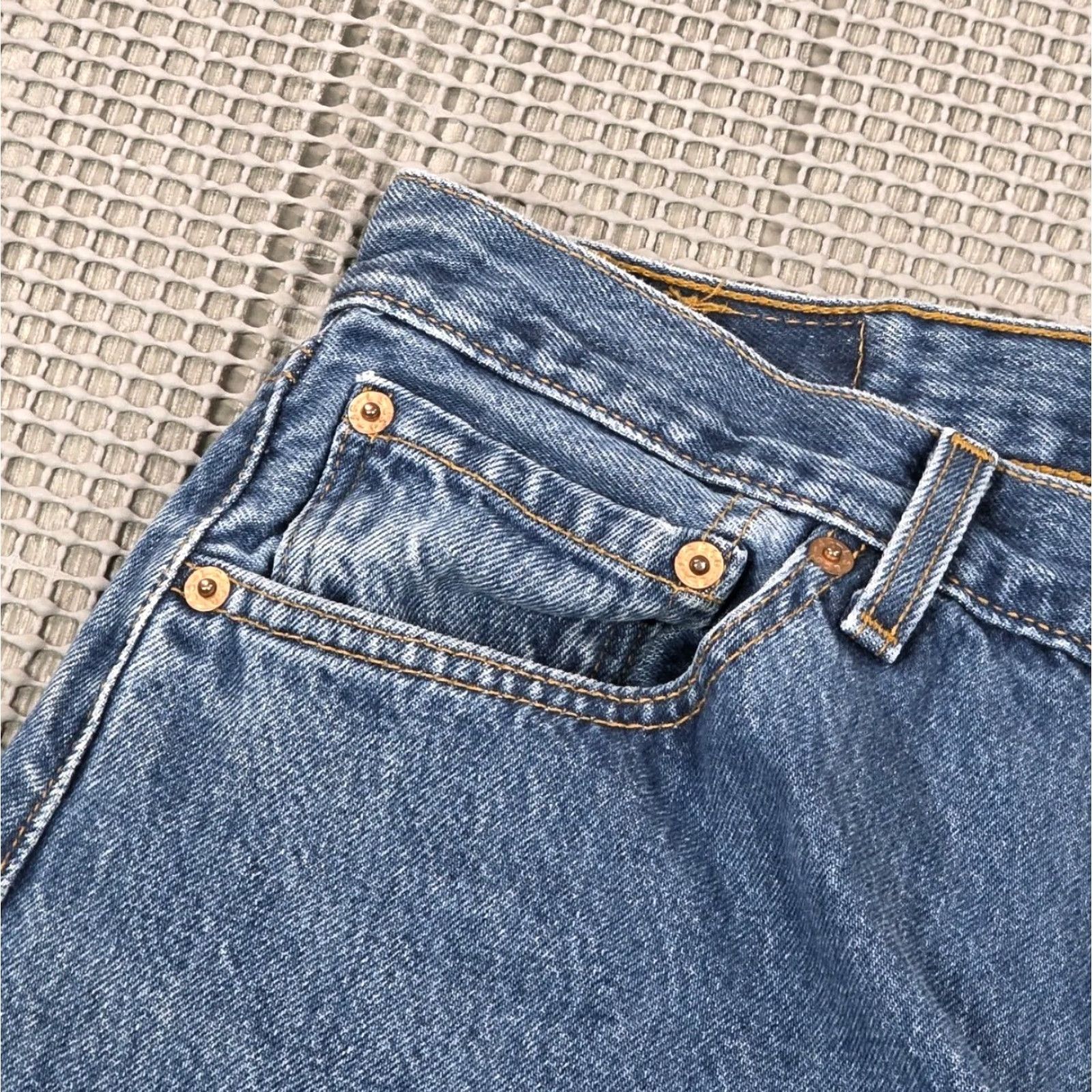 Levi's VINTAGE Levi's 501 Jeans Womens 30x30 Blue Denim Button Fly 80s 90s Regular Women Jeans Size 30" / US 8 / IT 44 - 7 Thumbnail