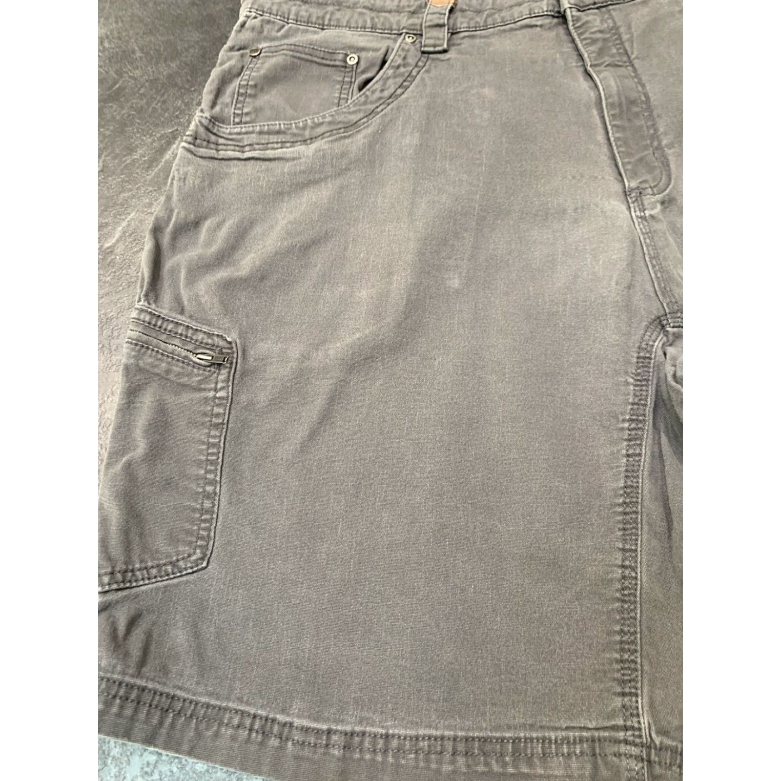 Mountain Khakis Mountain Khakis Cargo Shorts 42 Charcoal Gray Outdoor Casual Mens Size US 42 / EU 58 - 2 Thumbnail