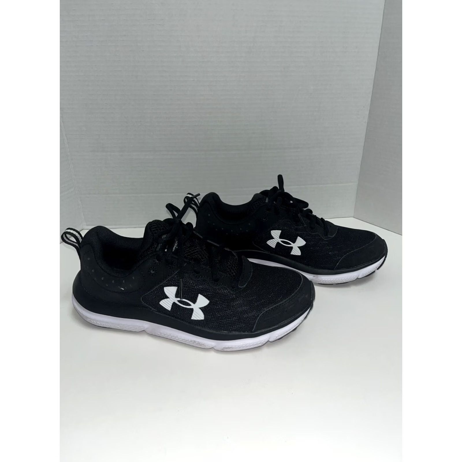 Under Armour Under Armour Charged Assert 9 Sneaker 8.5 Black Mens Athletic Size US 9 / EU 42 - 2 Thumbnail