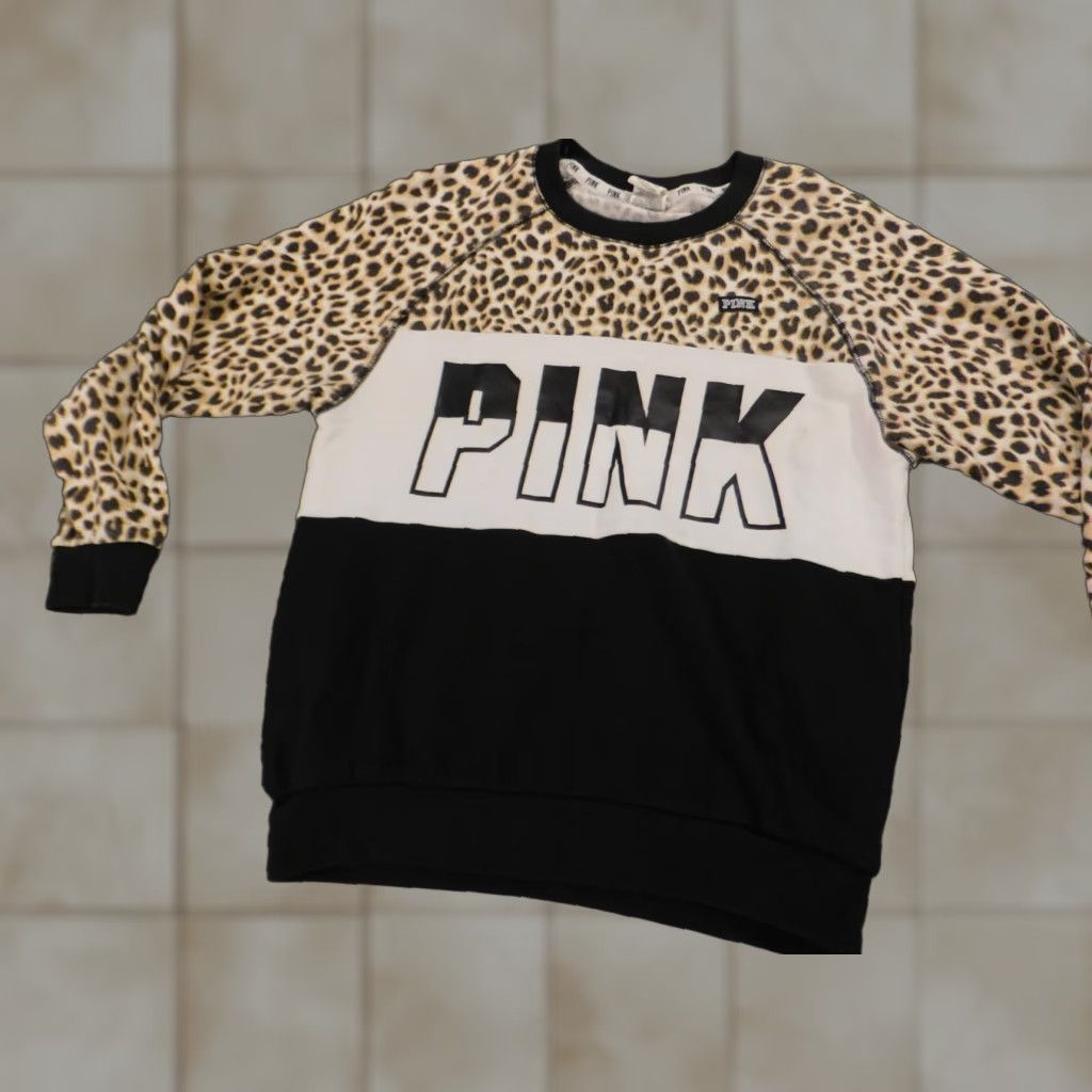 Victoria's Secret Victoria's Secret PINK Sweatshirt XS Womens Pullover Crew Neck Solid Pink Modern All Seasons Activewear Regular Fit Graphic: Ruffle Accent Size XS / US 0-2 / IT 36-38 - 1 Thumbnail