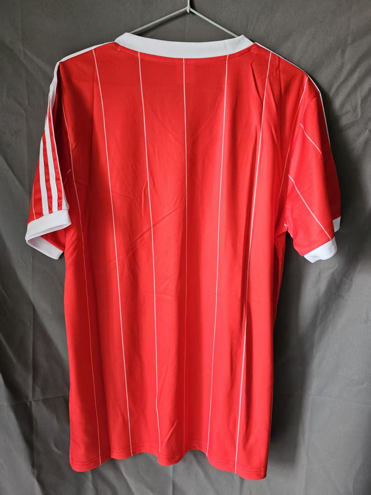 Other Hamburger SV Jersey 1983-84 White Size US XL / EU 56 / 4 - 4 Thumbnail