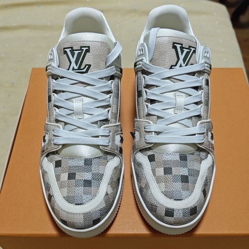 Louis Vuitton Louis Vuitton Low-Top Trainer Sneakers in White -2508 Size US 8.5 / EU 41-42 - 2 Thumbnail