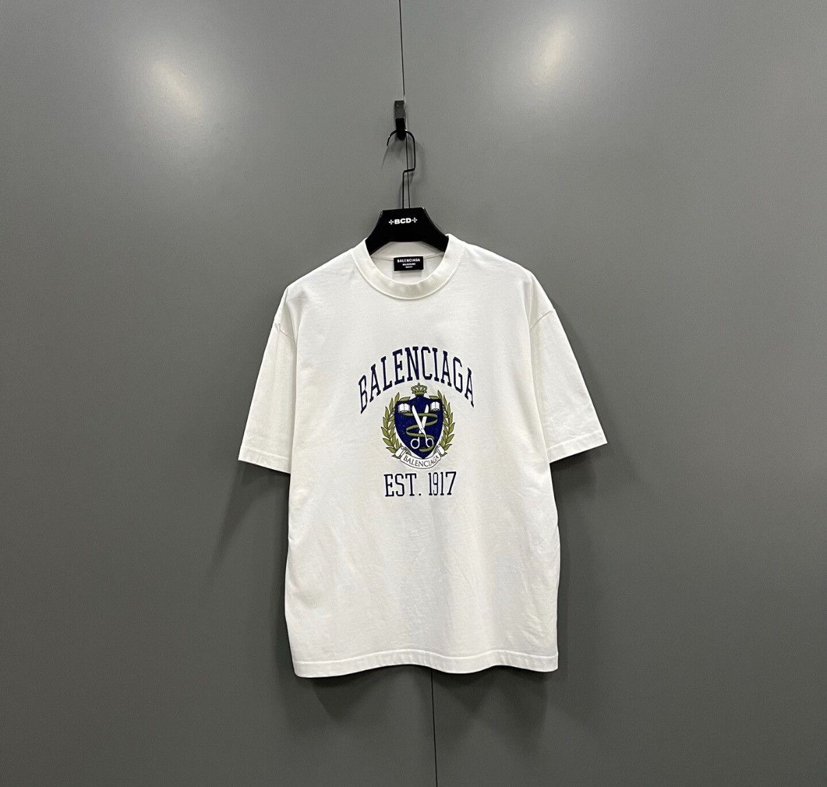 Balenciaga Balenciaga Wheat Scissors Logo Short Sleeve Tee J41 Size US XXS / EU 40 - 1 Thumbnail