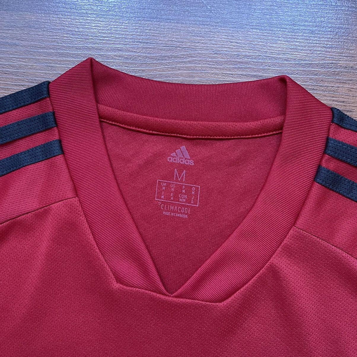 Adidas × Vintage MANCHESTER UNITED ADIDAS 2019/2020 FOOTBALL TRAINING JERSEY Size US M / EU 48-50 / 2 - 5 Thumbnail