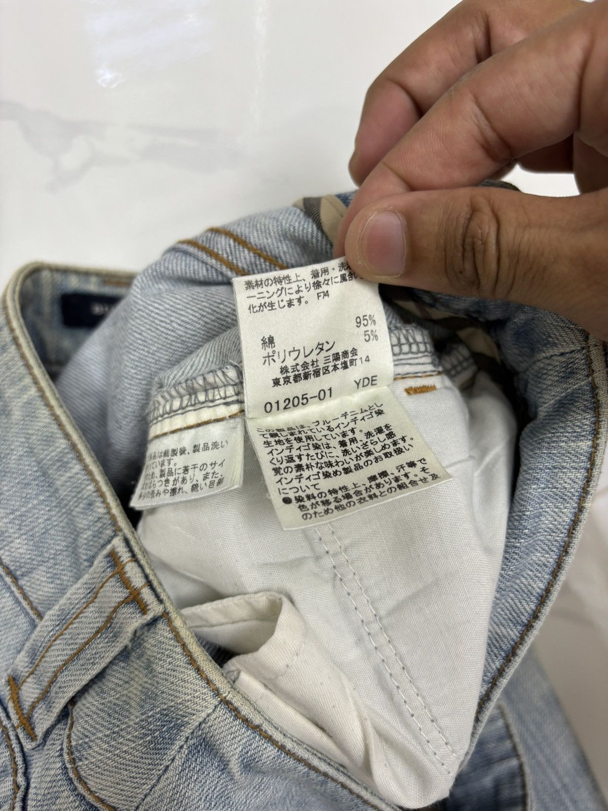 Burberry Burberry Light Acid Wash Bootcut Jeans Size 30" / US 8 / IT 44 - 11 Thumbnail