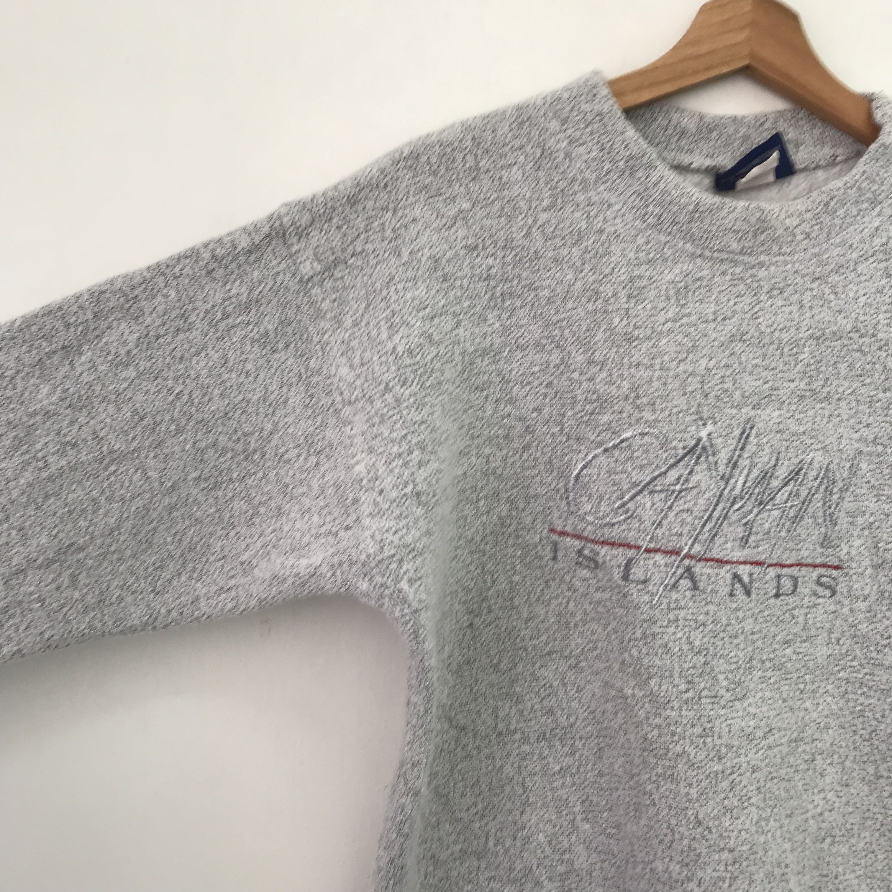 Vintage Vintage Cayman Islands Grey Sweatshirt Medium - 652 Size US M / EU 48-50 / 2 - 4 Thumbnail