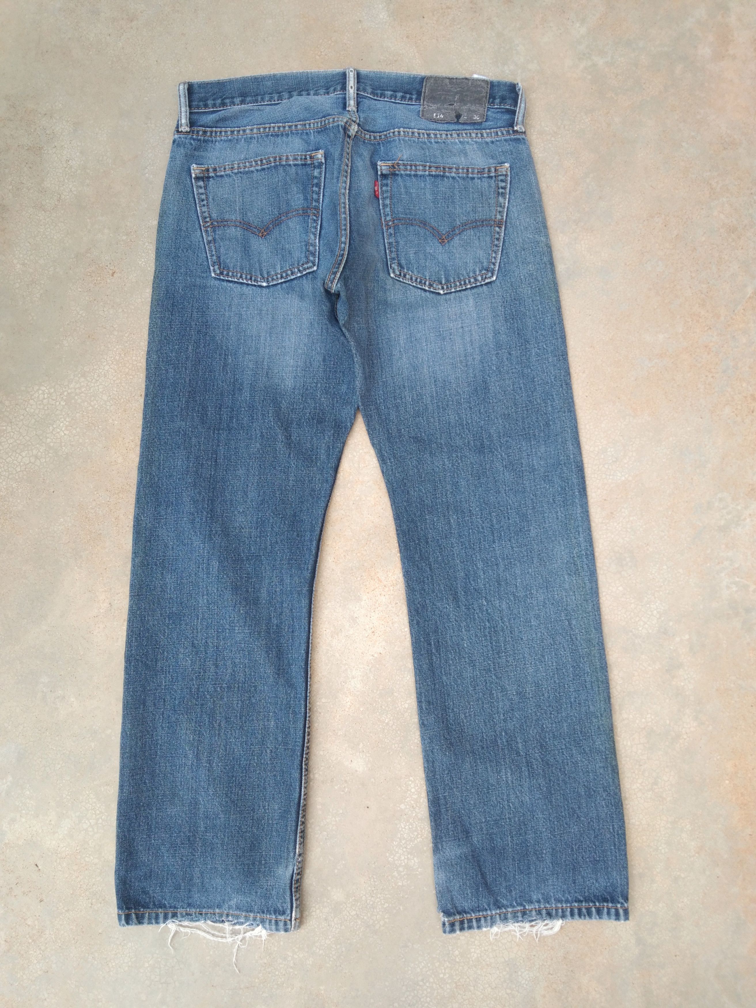 Jean × Levi's × Vintage Vintage Levis 514 Straight Leg Distressed Jeans 32x29 Size US 32 / EU 48 - 2 Thumbnail