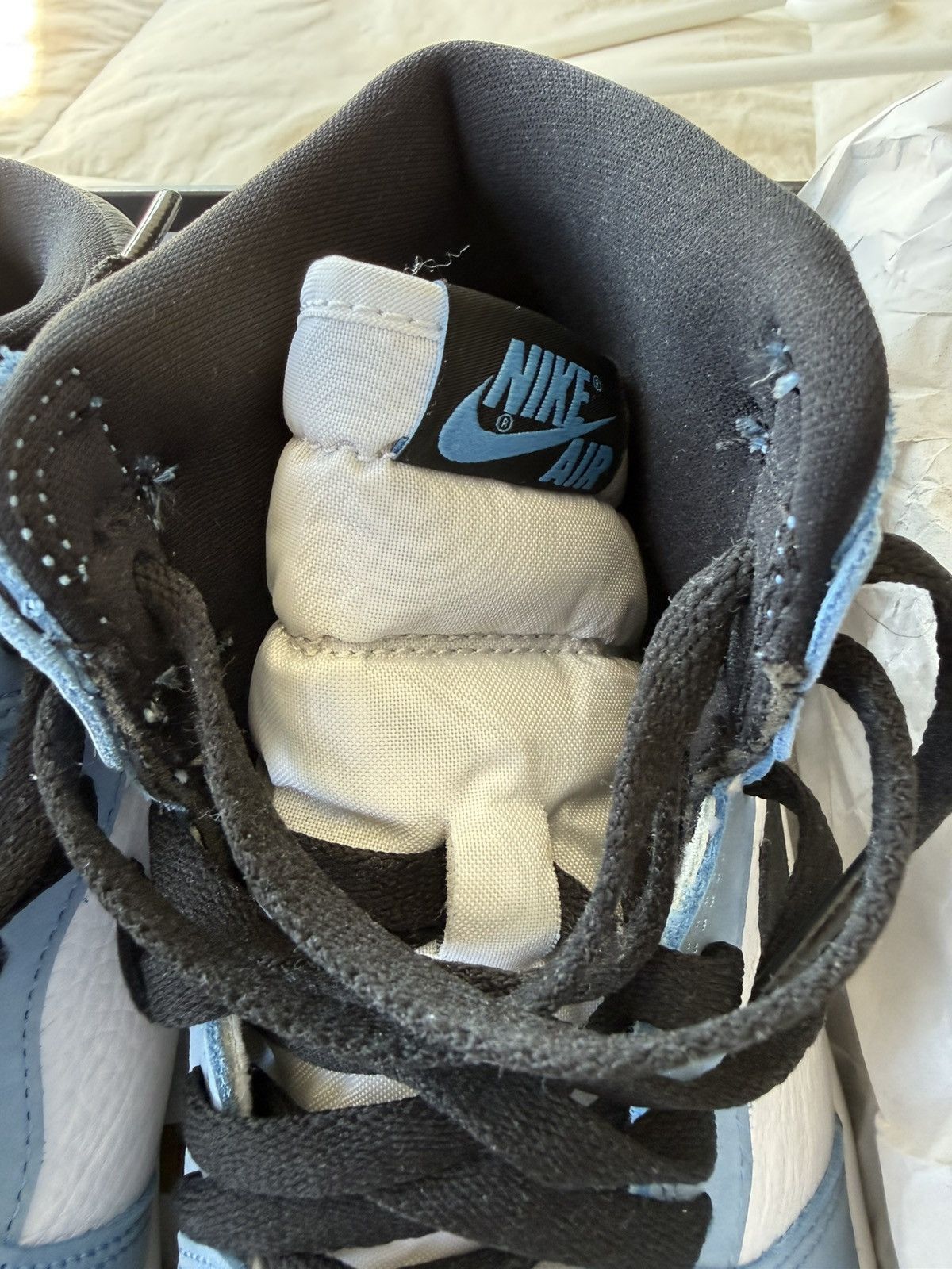 Jordan Brand Jordan 1 Retro High OG University Blue Size US 9.5 / EU 42-43 - 8 Thumbnail
