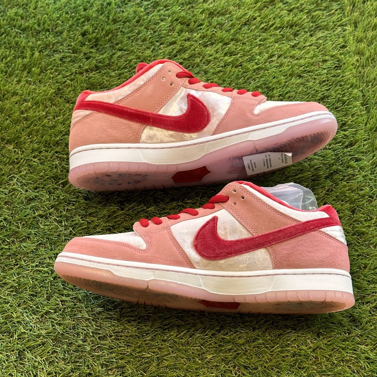 Nike × StrangeLove Skateboards Nike SB Dunk Low OG QS StrangeLove Special Box - CT2552 800 Size US 11 / EU 44 - 10 Thumbnail