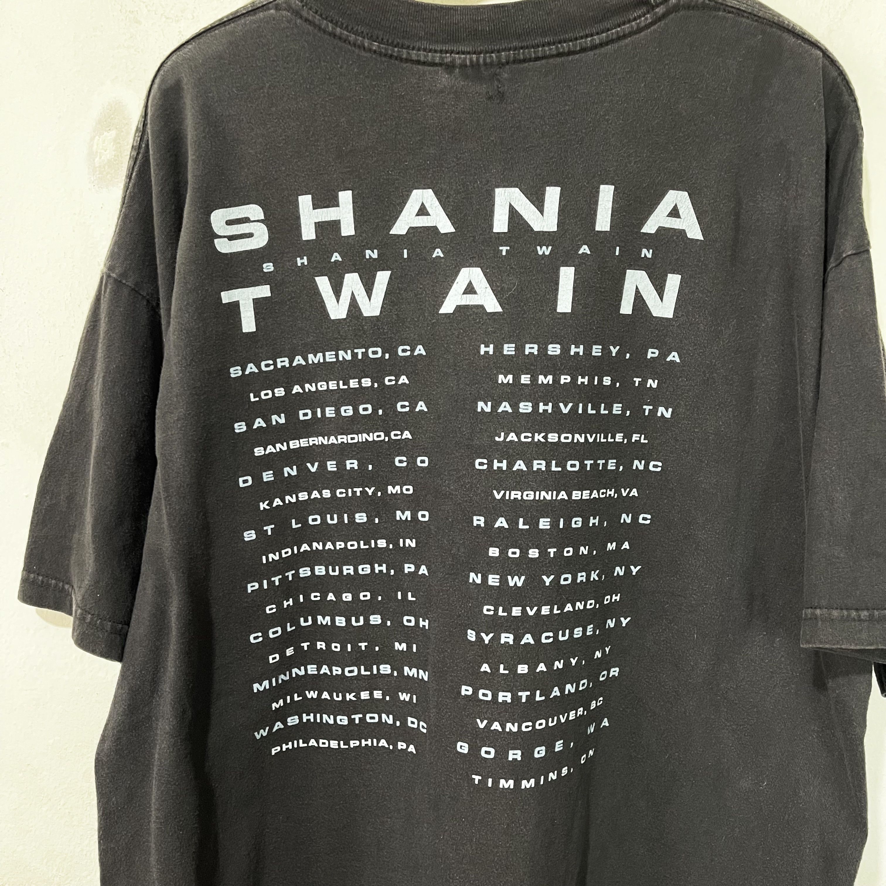 Vintage Vintage 90s Shania Twain Tour T-Shirt Size US XL / EU 56 / 4 - 5 Thumbnail