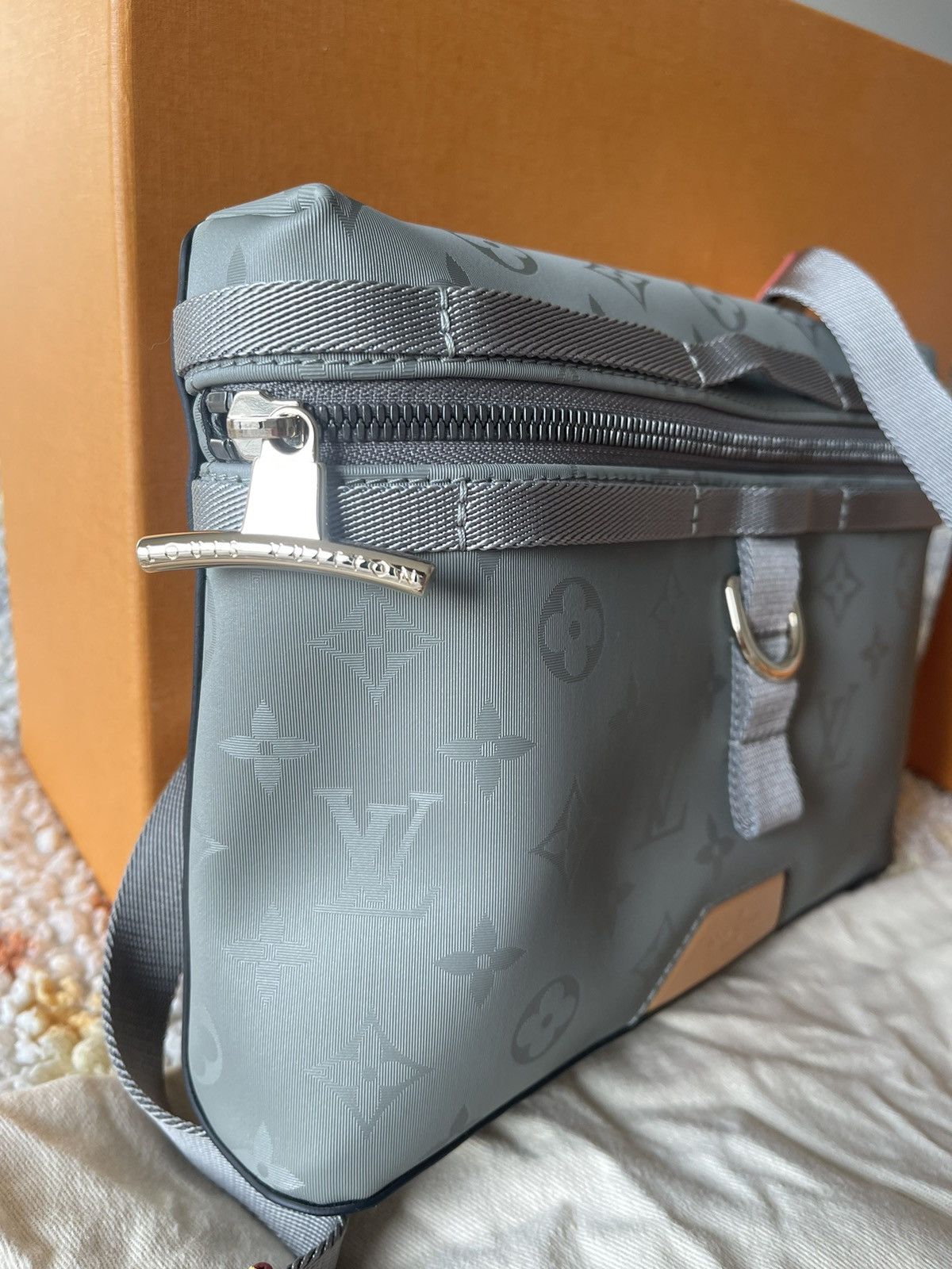 Louis Vuitton Louis Vuitton x Kim Jones Titanium Messenger Bag Size ONE SIZE - 3 Thumbnail
