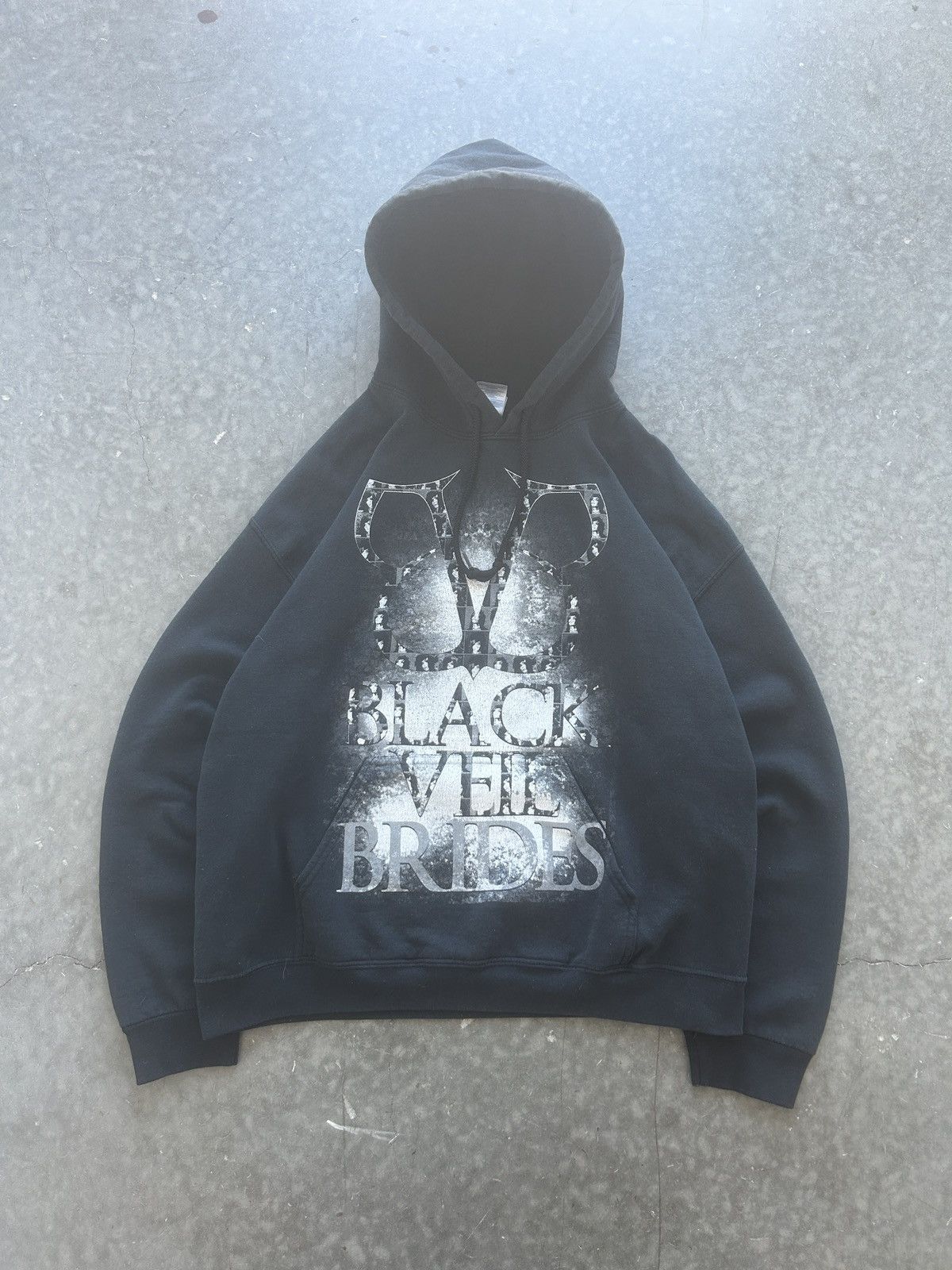 Vintage Vintage Y2K Black Veil Brides Hoodie Size US L / EU 52-54 / 3 - 1 Thumbnail