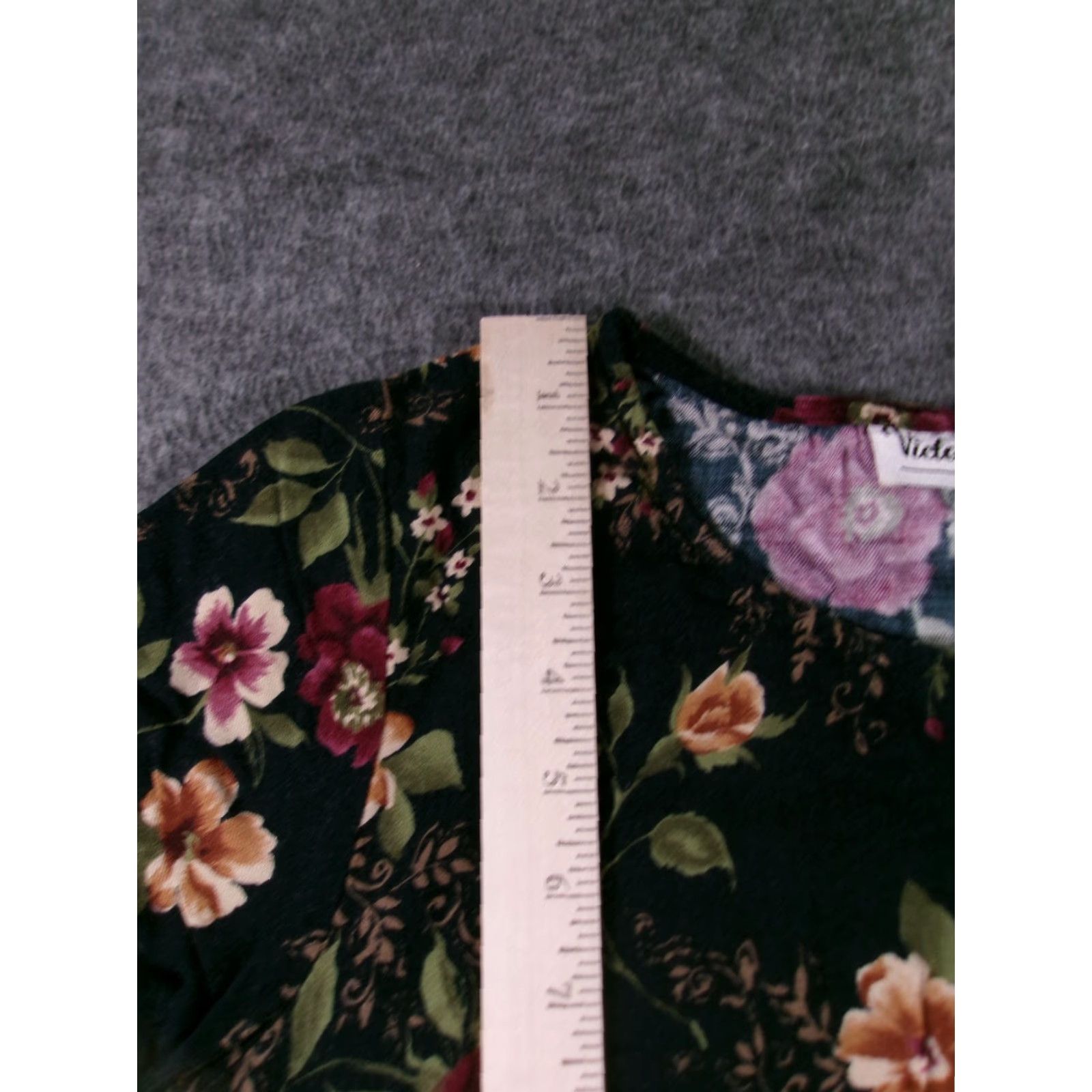 Vintage Victoria Holley Dress Womens 6P Floral Short Sleeve Midi Black Casual Rayon Size 28" / US 6 / IT 42 - 5 Thumbnail