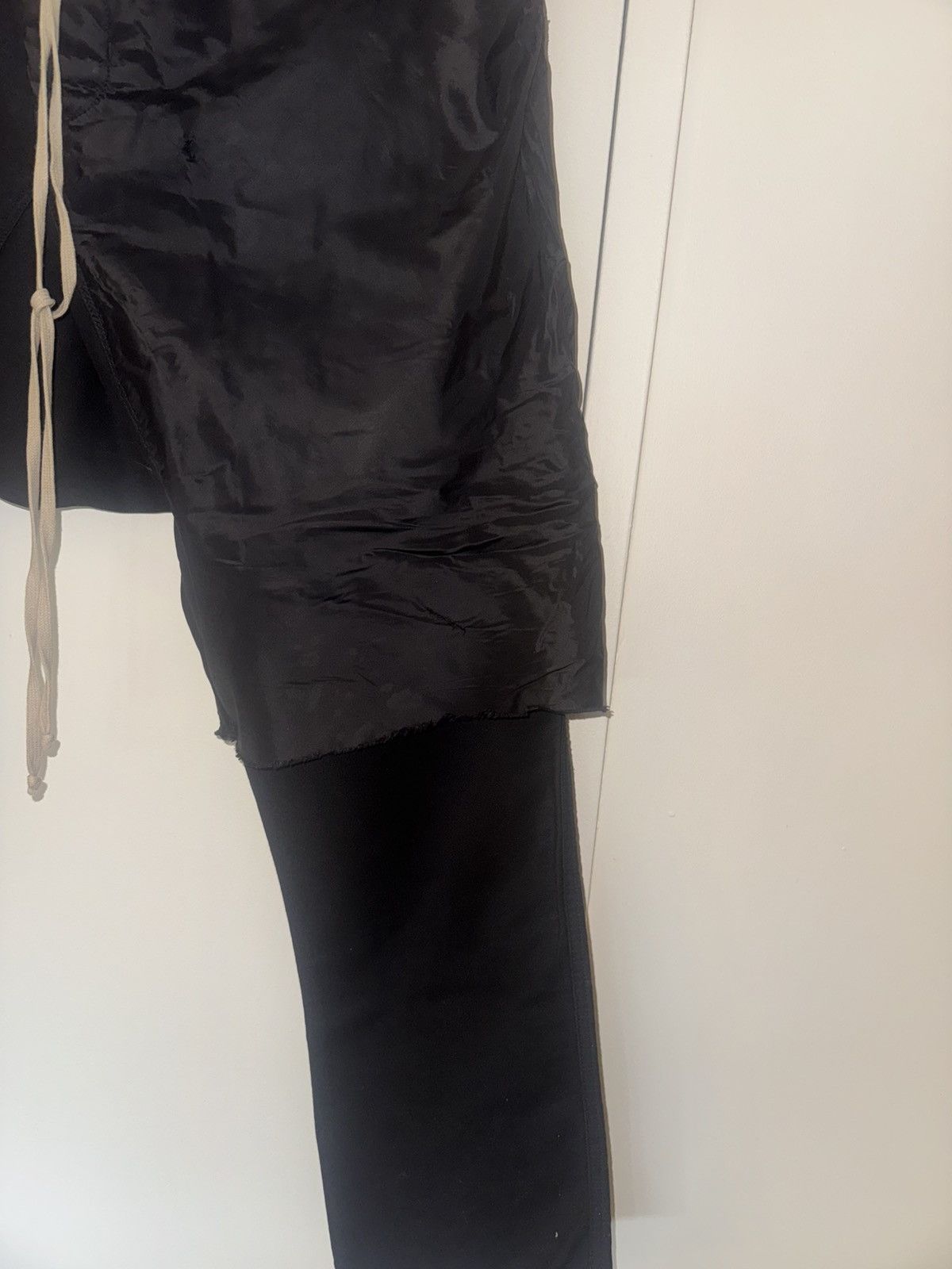Rick Owens Rick Owens Pants. Drop crotch. Satin accents Size US 34 / EU 50 - 2 Thumbnail