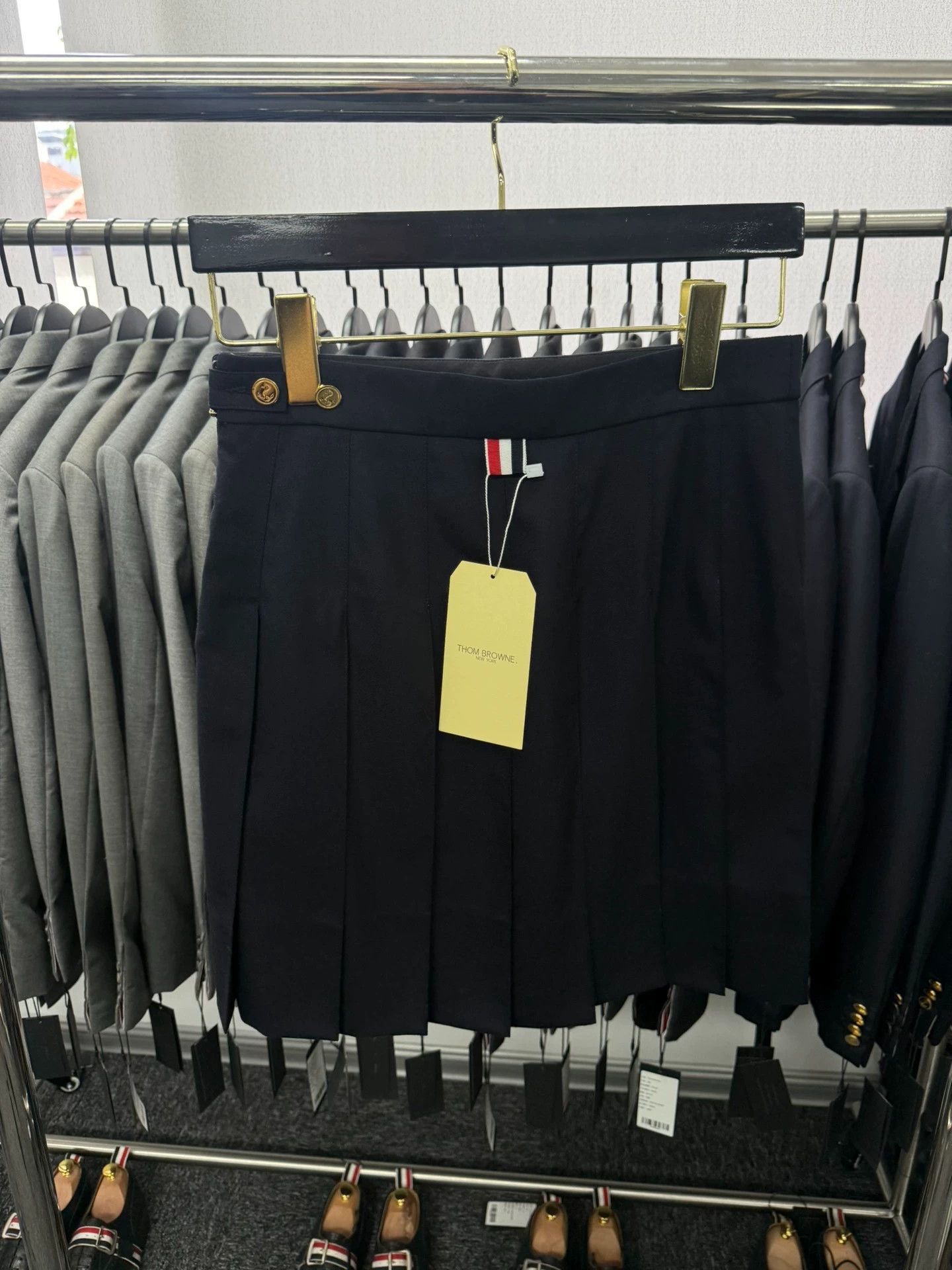 Thom Browne Thom Browne Navy Pleated Skirt Gold Buttons Size38 Size 26" / US 2 / IT 38 - 2 Thumbnail