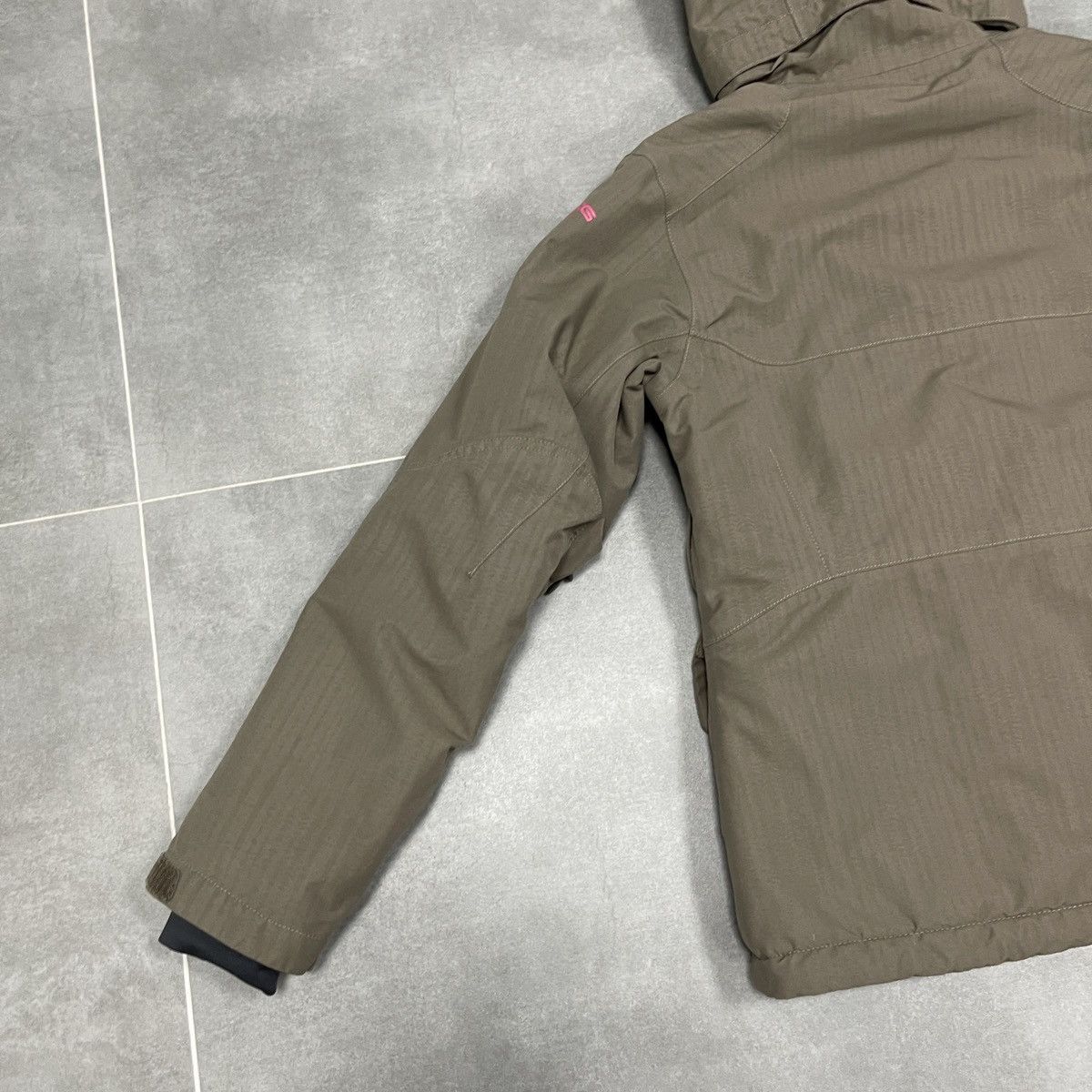 Nike ACG × Vintage Vintage Nike ACG Women Gore-Tex Puffer Snow Ski Jacket S Size S / US 4 / IT 40 - 24 Thumbnail