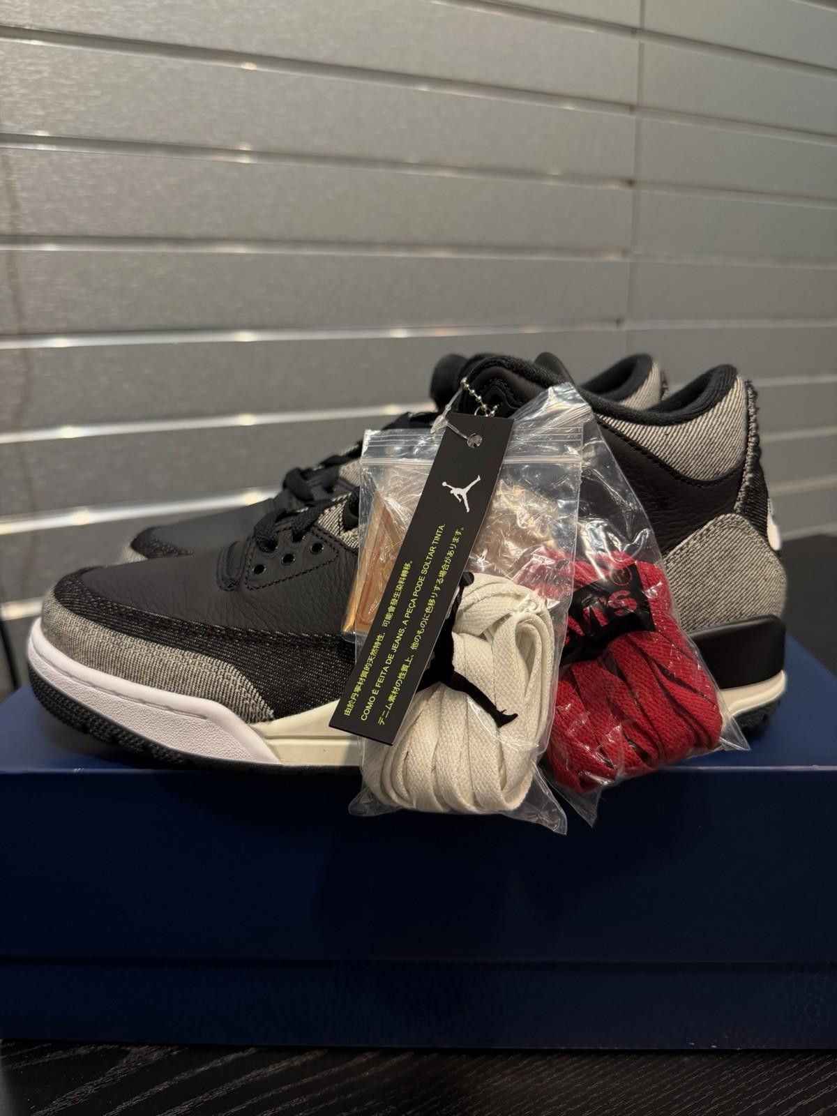Jordan Brand Nike Air Jordan 3 Retro Levi’s Black IR0914-400 Men’s (9) Size US 9 / EU 42 - 10 Thumbnail