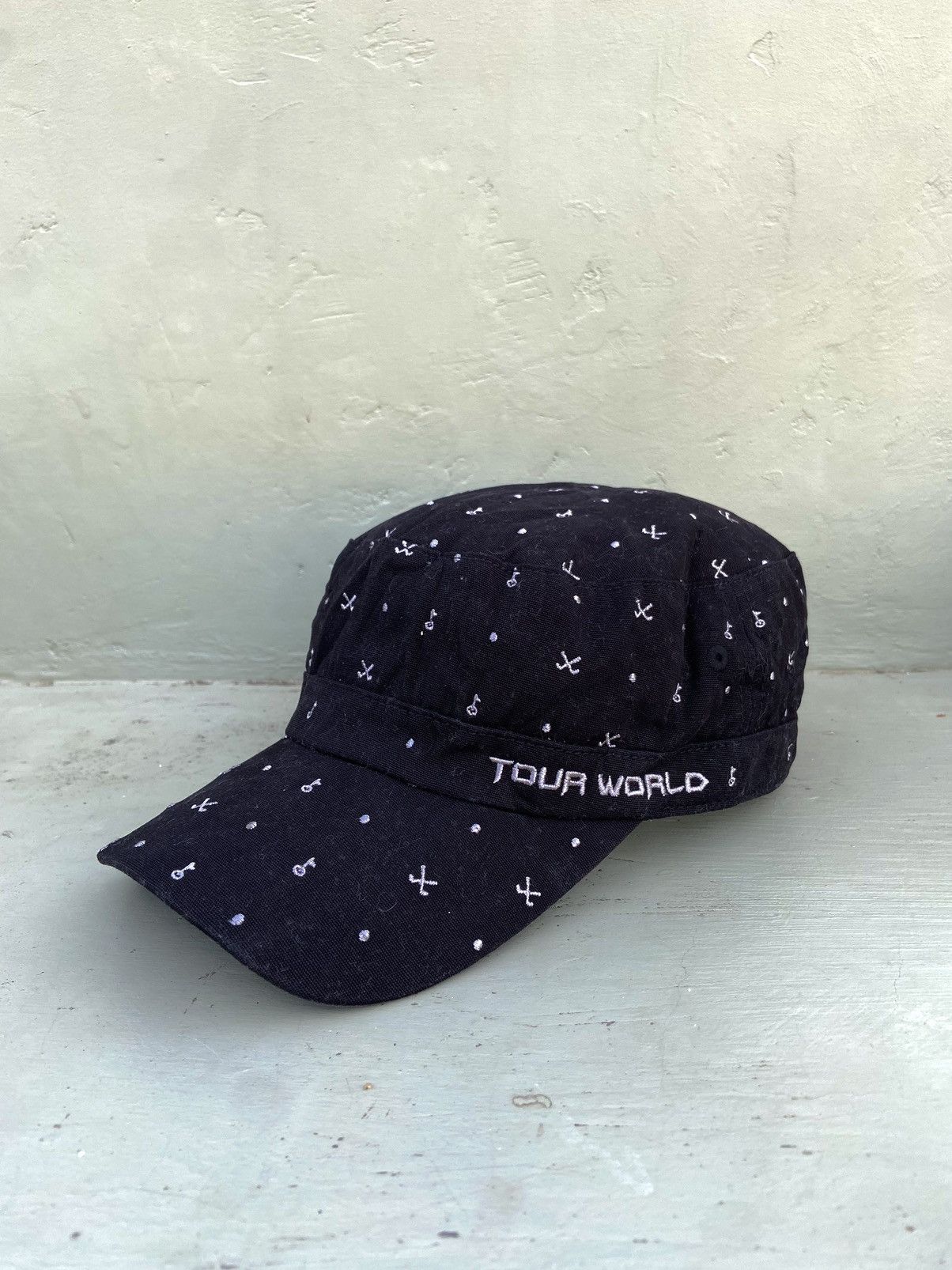 Le Grande Bleu (L.G.B.) 2000s Honma tour world full print patrol hat Size ONE SIZE - 2 Thumbnail