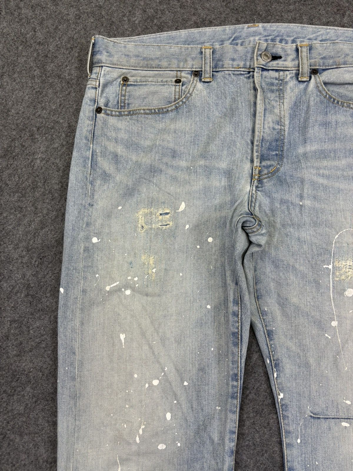 Takeo Kikuchi Takeo Kikuchi Painter Distressed Light Wash Denim F992 Size US 37 - 4 Thumbnail