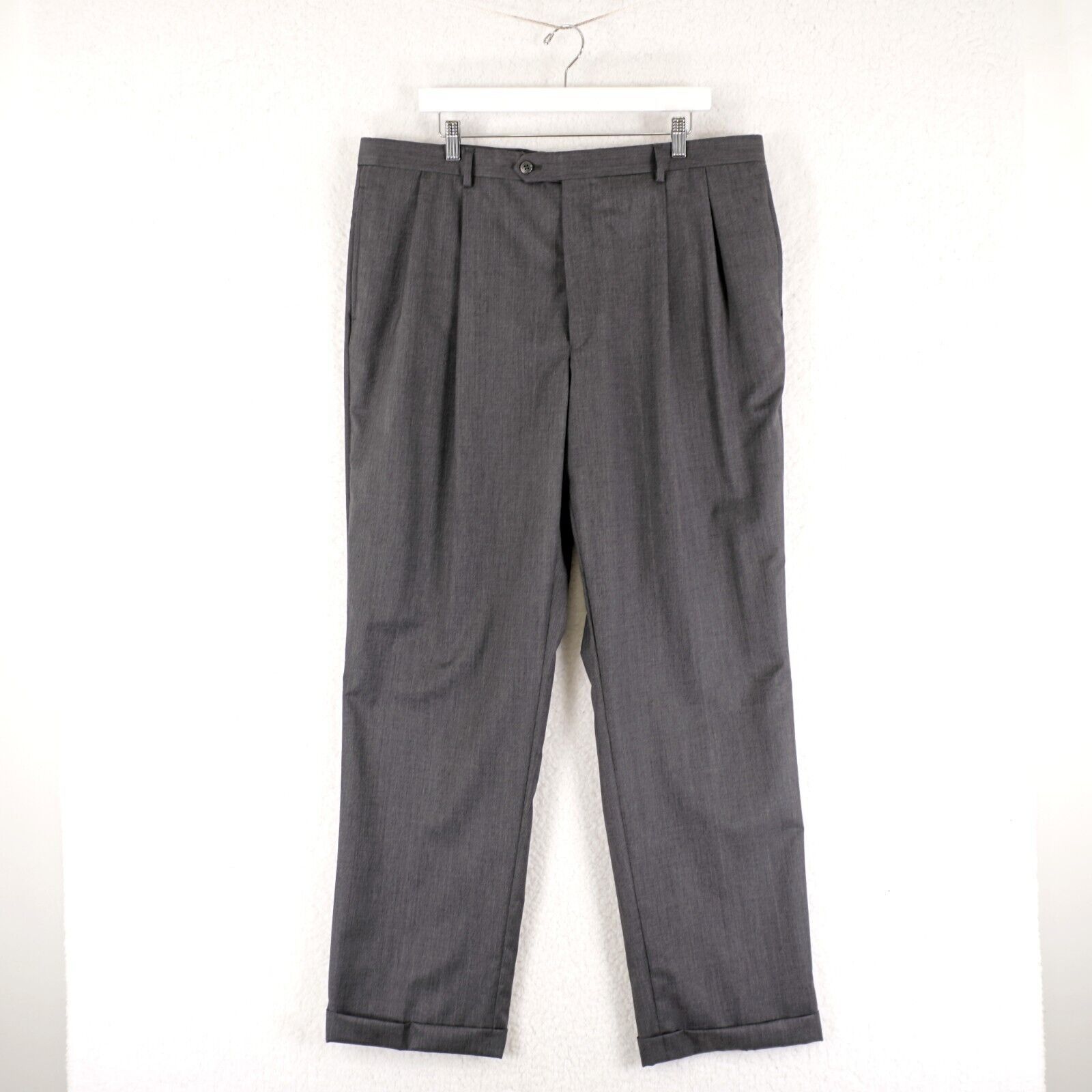 Jos. A. Bank Jos A Bank Signature Gold Traditional Fit Gray Pleated Cuffe Size 40L - 1 Thumbnail