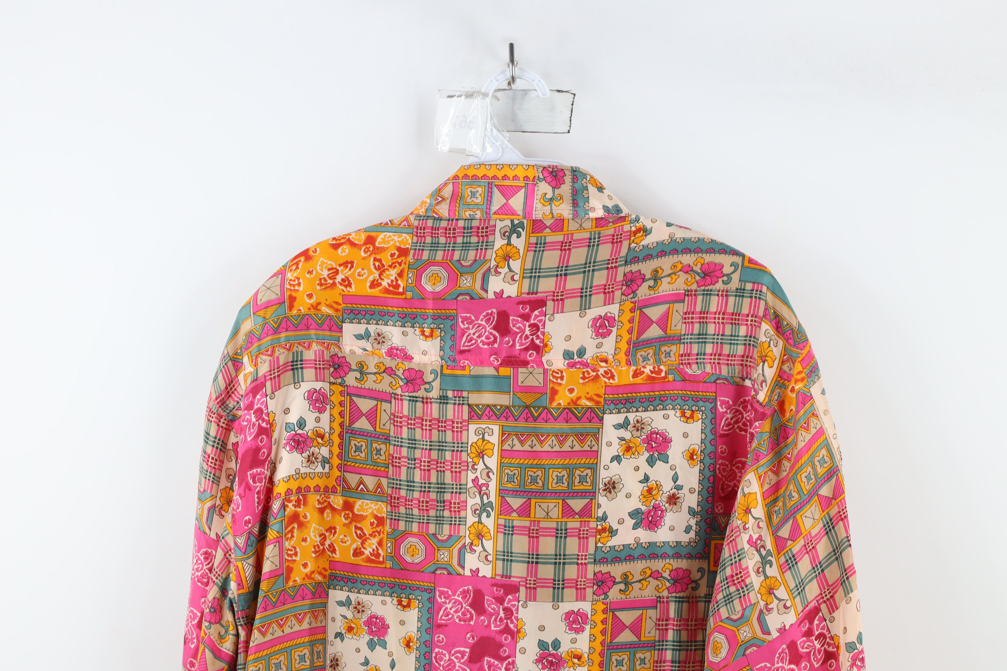 Vintage Vintage 90s Streetwear Quilted Flower Silk Button Shirt Size M / US 6-8 / IT 42-44 - 9 Thumbnail