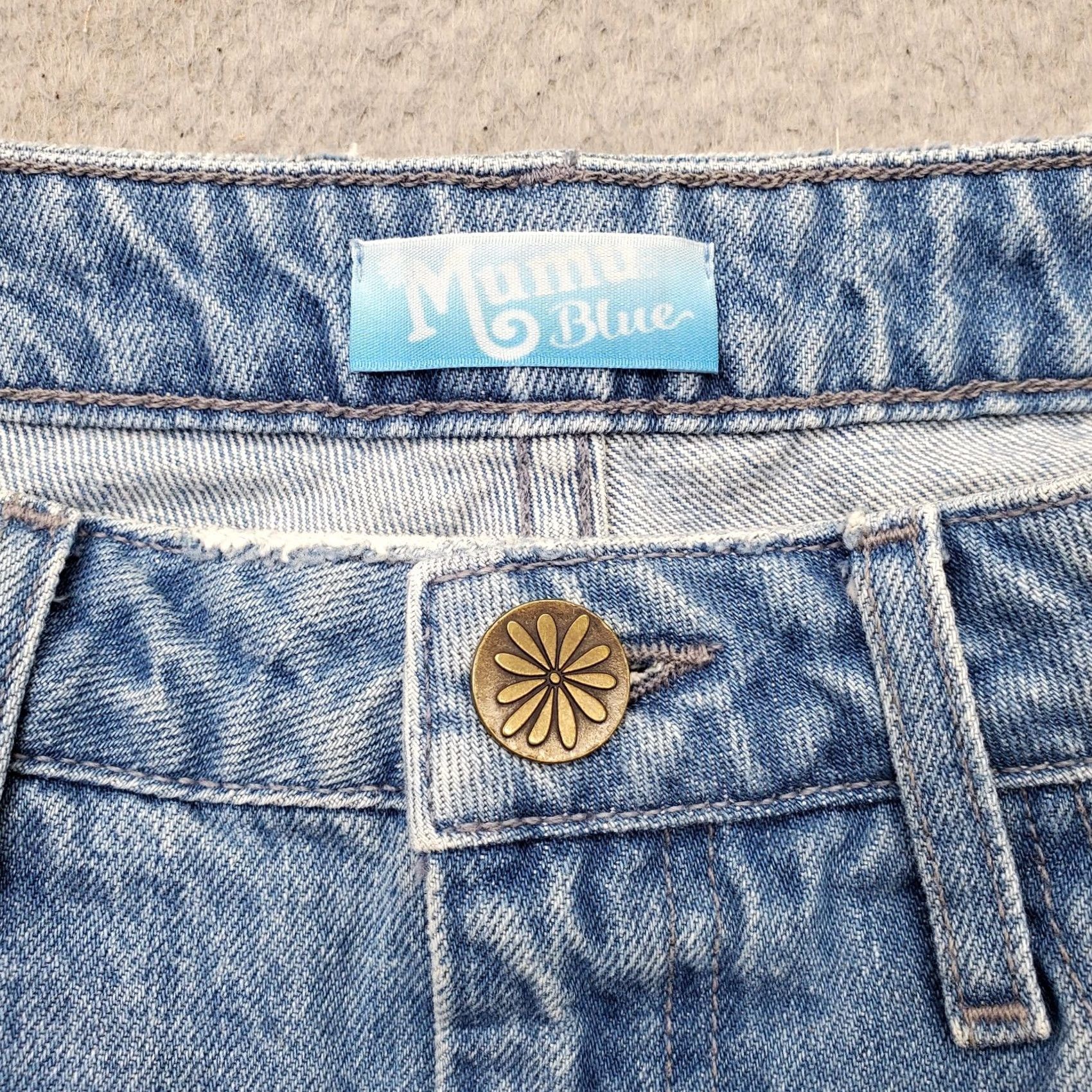 Denime Mumu Blue Womens 27 Blue Denim Jean Shorts Streetwear Distressed Raw Hem 2" Inseam Casual Summer USA Pants Women Size 27 Size 27" / US 4 / IT 40 - 6 Thumbnail