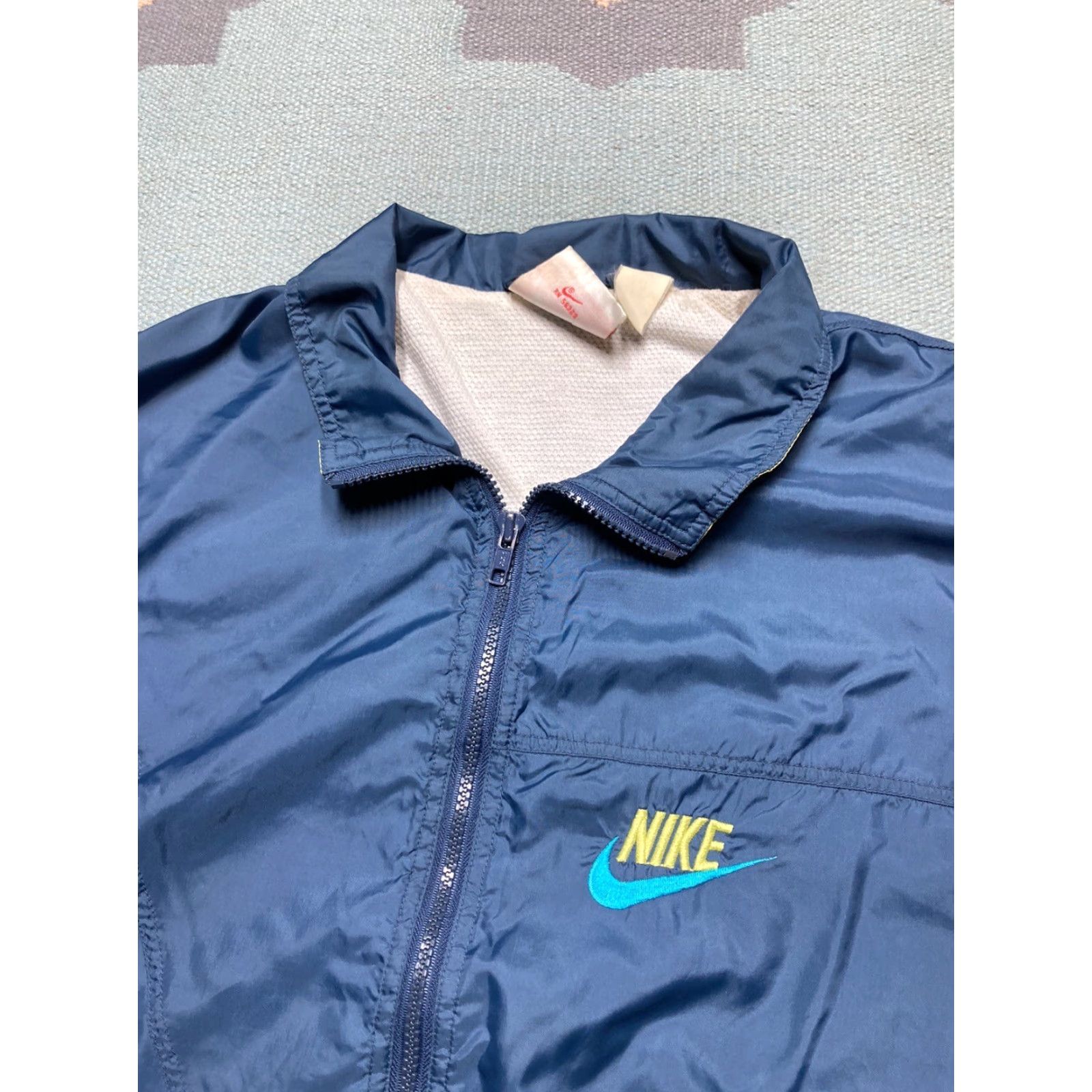 Nike VINTAGE Nike Windbreaker Jacket Gray Large Logo 90s Full Zip Men L Size US L / EU 52-54 / 3 - 4 Thumbnail
