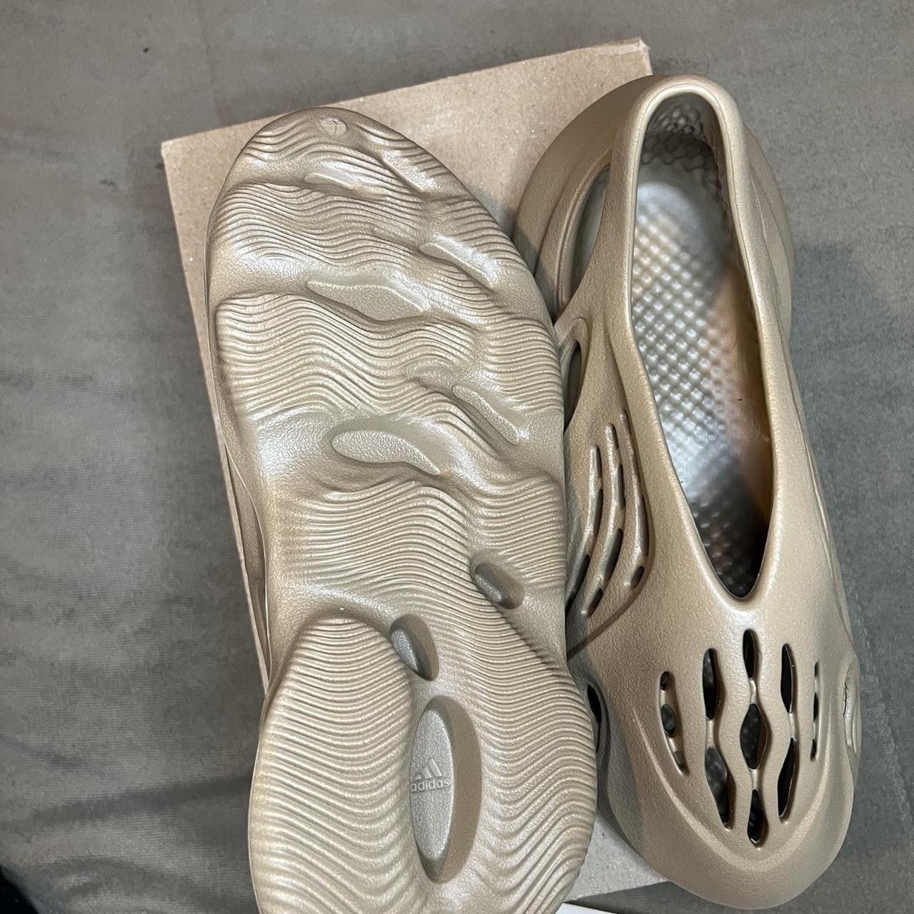 Yeezy Foam RNR Clay Taupe