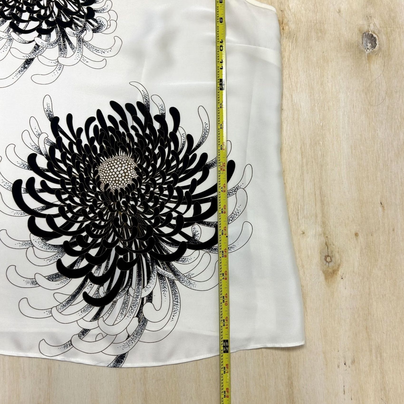 Vintage Attention Tank Top Womens Large White Floral Graphic Sleeveless Satin Blouse Size L / US 10 / IT 46 - 5 Thumbnail