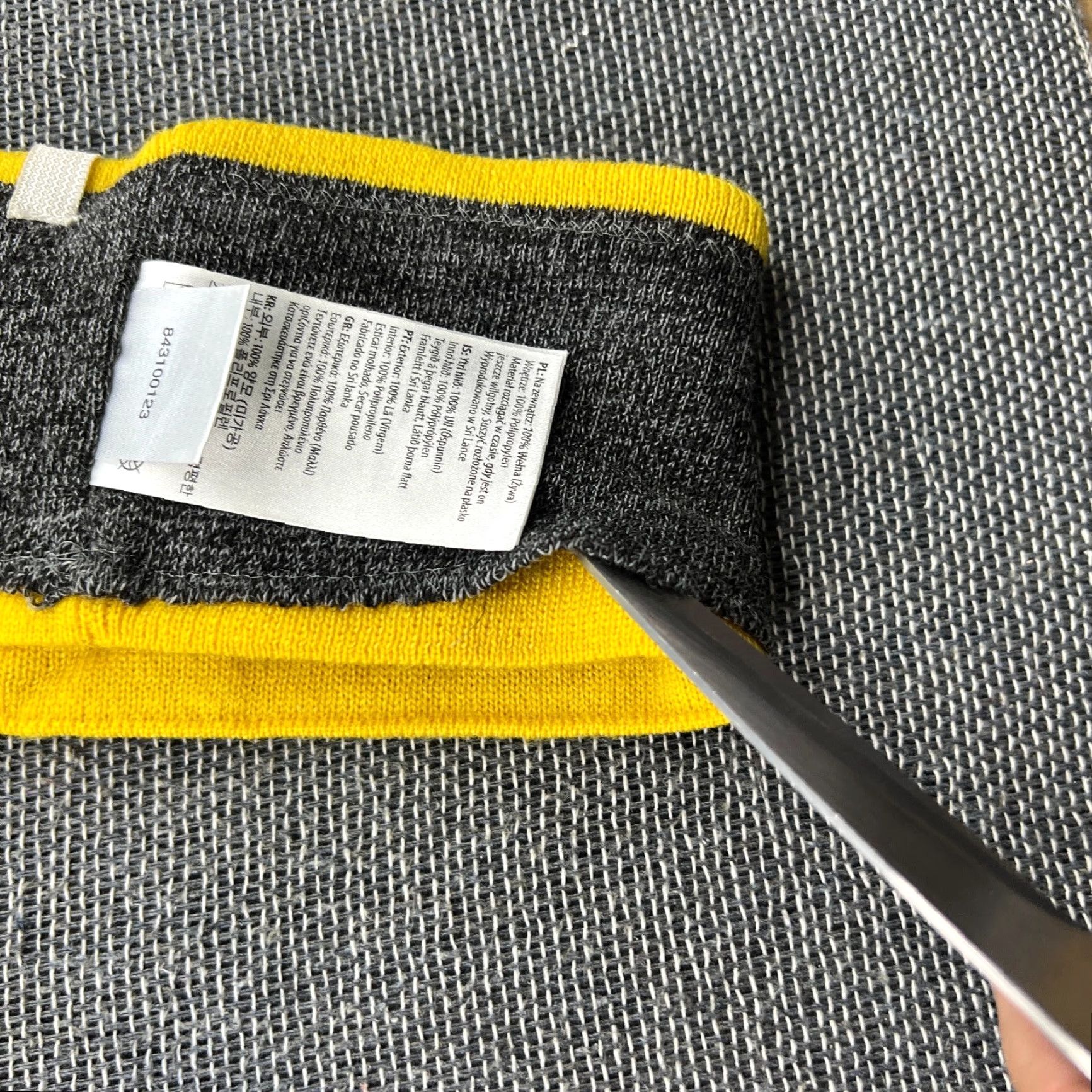 Vintage DEVOLD Virgin Wool Logo Headband One Size Yellow Lined Thermal Knitted Size ONE SIZE - 3 Thumbnail