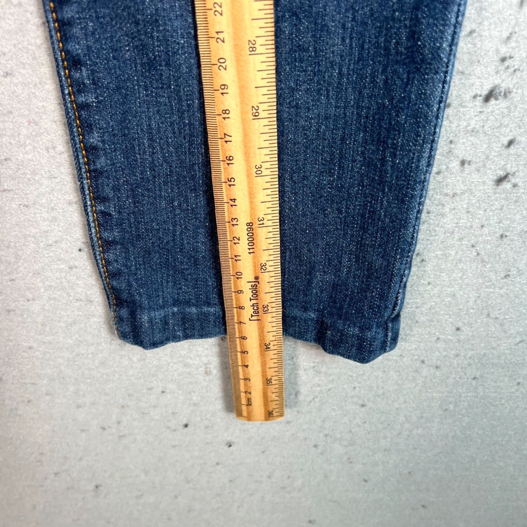 Levi's Levi's Womens Jeans 29 Boyfriend Skinny Fit Blue Medium Wash Denim Pants Adult Womens 29 Blue 5-Pocket Design Inseam 25 Jeans Mens Womens Girls Size 29" - 6 Thumbnail