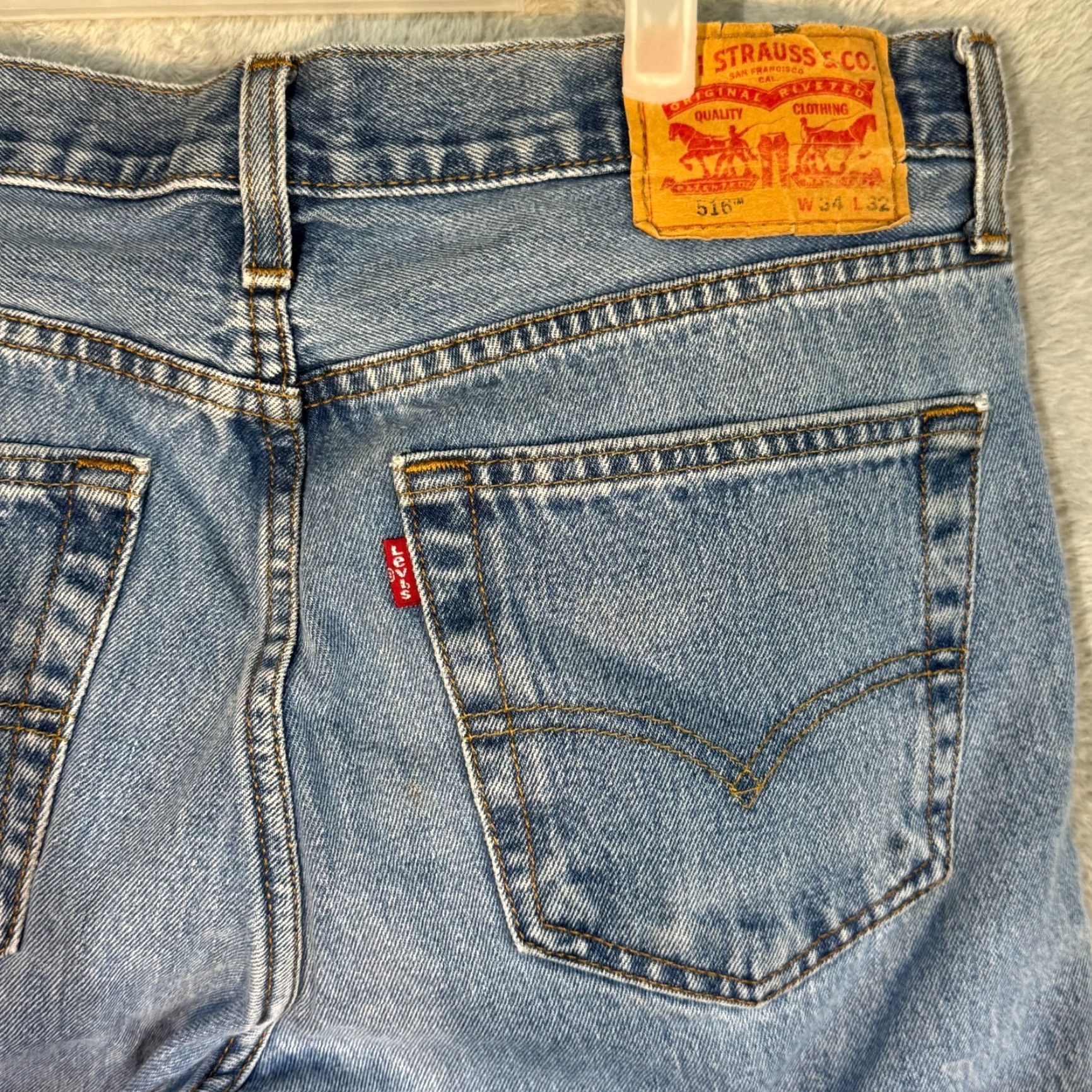 Levi's VINTAGE Levi’s 516 Jeans Men’s Slim Straight Jeans 34x32 Blue Light Wash Denim Slim Straight Leg Mens Size US 34 / EU 50 - 7 Thumbnail