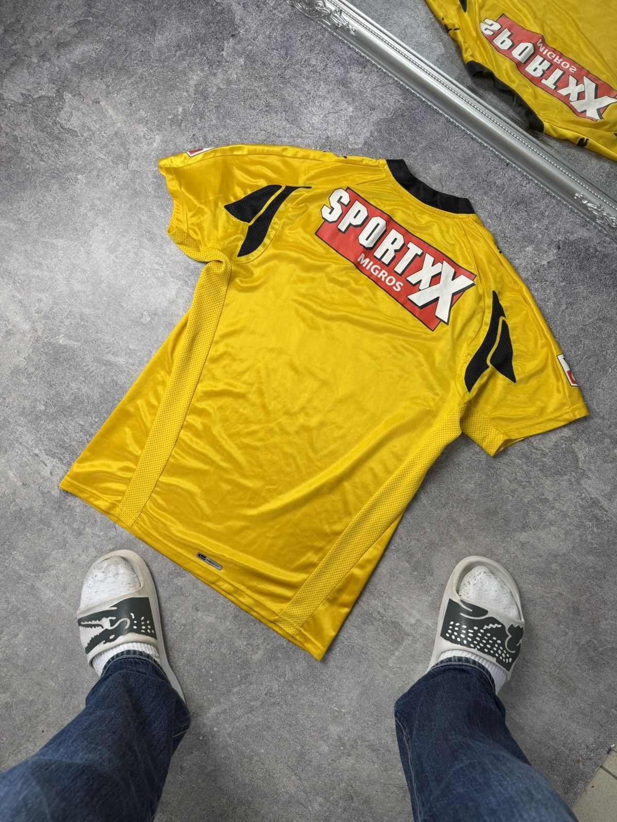 Puma Puma BSC Young Boys 2000s Home Jersey / OBI Sponsor Patch Size US M / EU 48-50 / 2 - 10 Thumbnail
