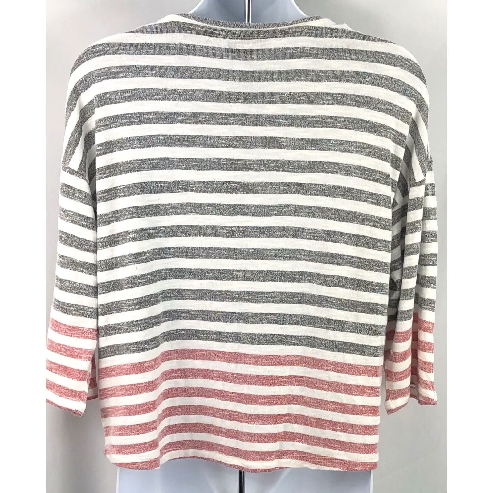 Vintage Onque Knit Cropped Top Gray Striped 3/4 Sleeve V-Neck Button Accents PM Womens Cropped Top Size M / US 6-8 / IT 42-44 - 3 Thumbnail