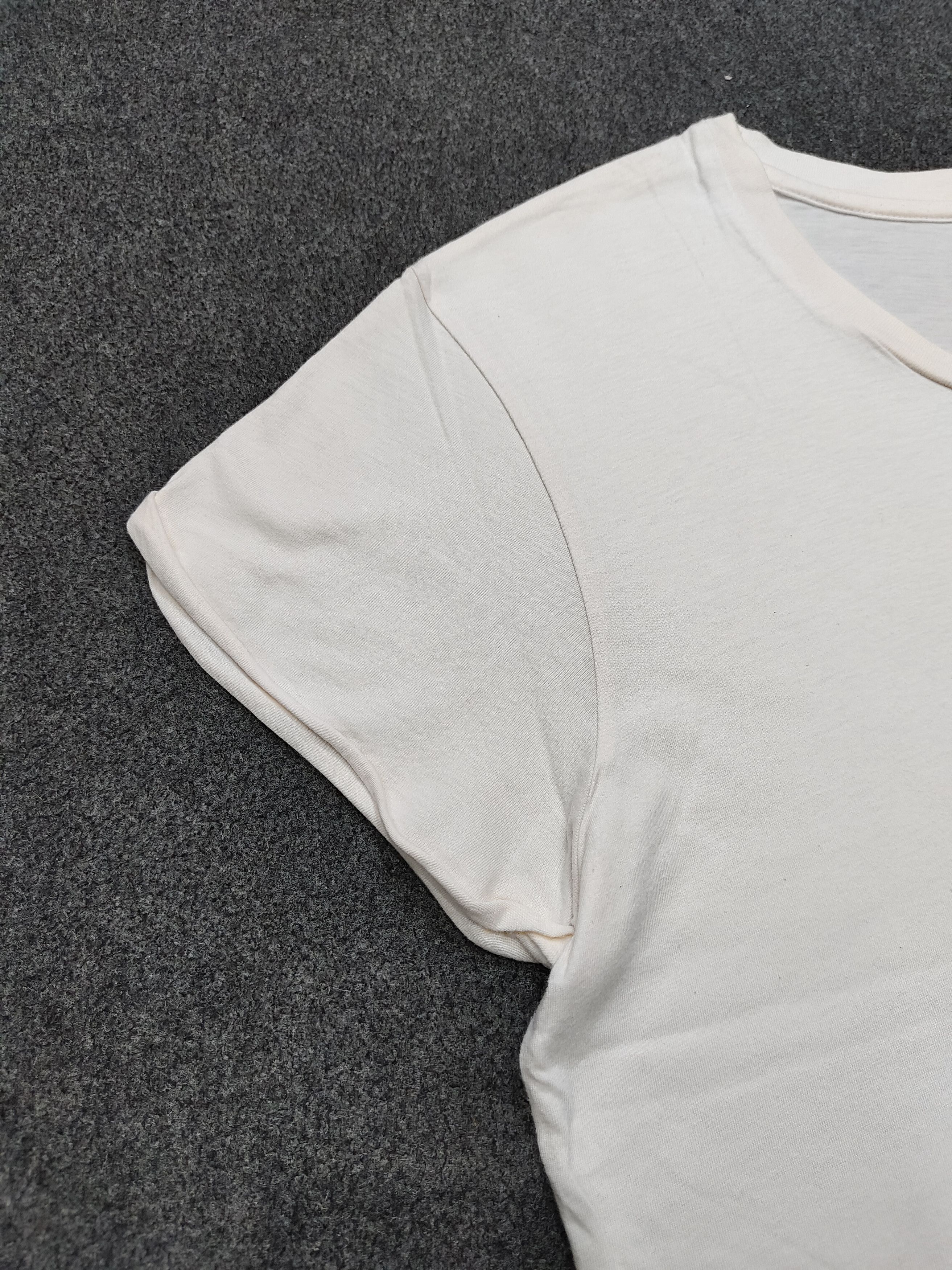 Margaret Howell 🇬🇧 Margaret Howell 🇬🇧 Unfinished Sleeve Plain Tshirt Size L / US 10 / IT 46 - 4 Thumbnail