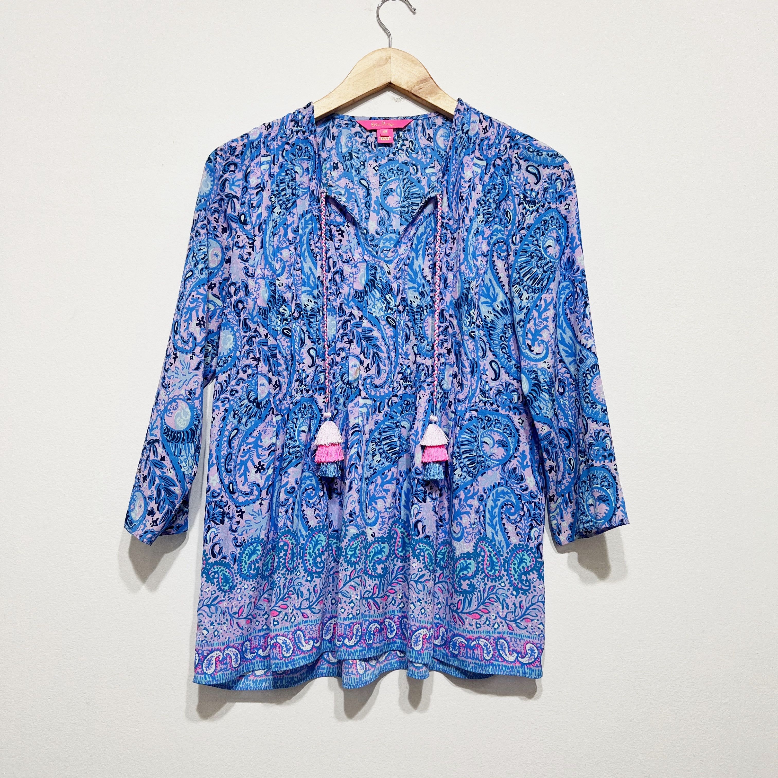 Lilly Pulitzer Lilly Pulitzer Marilina Pintuck Pleated V Neck Size XS / US 0-2 / IT 36-38 - 1 Thumbnail